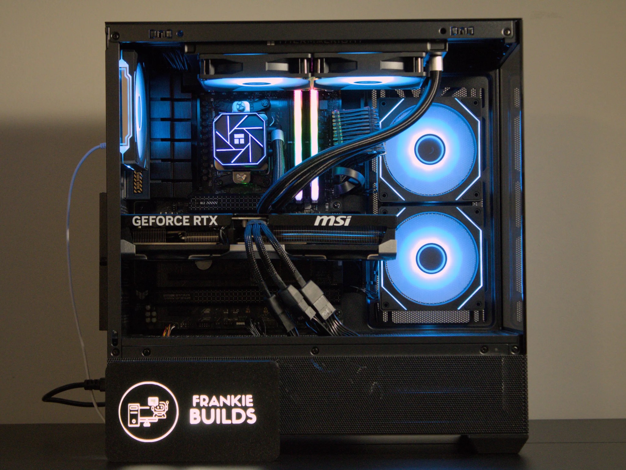 RTX 5080 | Ryzen 7 7800X3D | 2TB SSD NVMe | 32GB RAM DDR5 | 1050W PSU