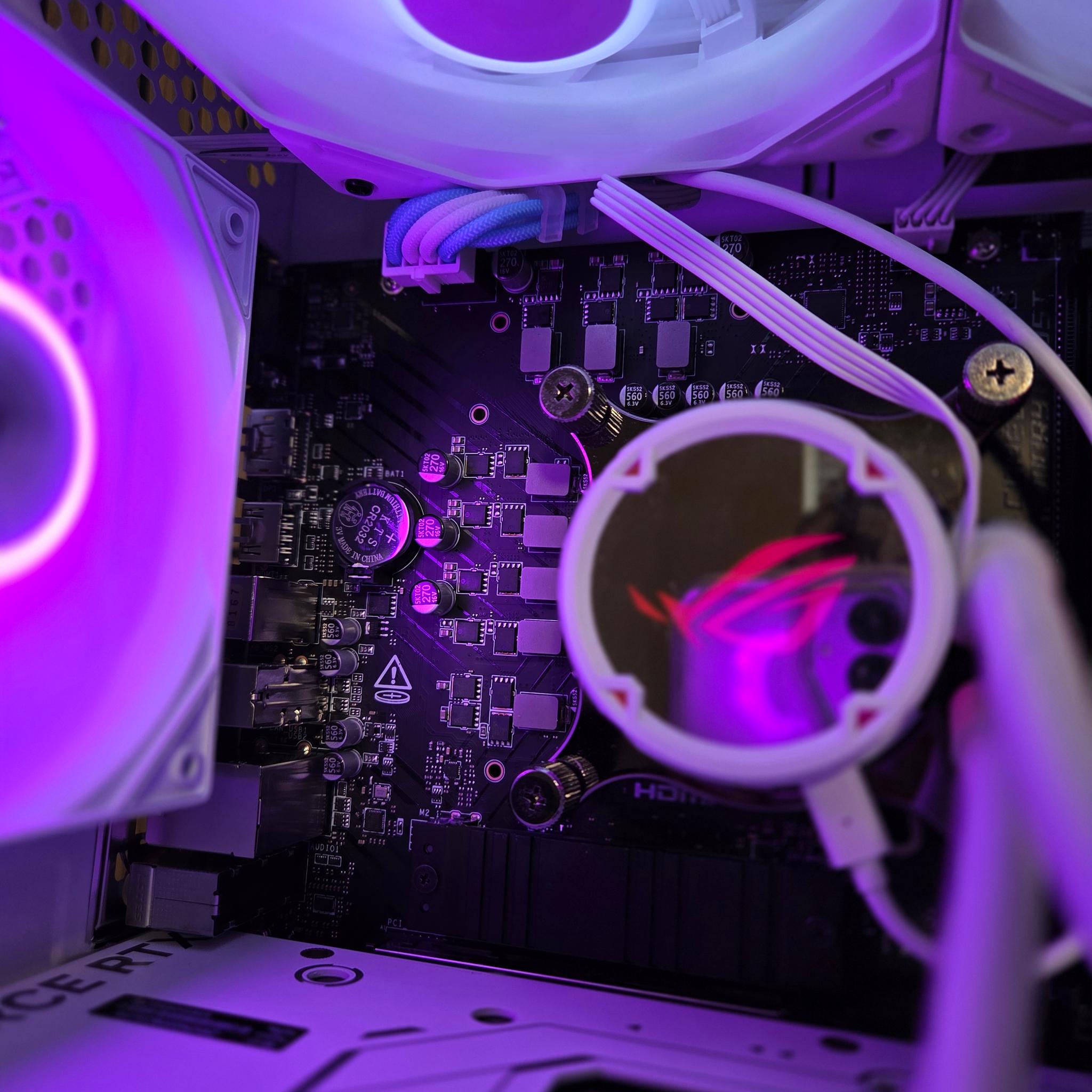 White gaming Pc | RTX 4070 12GB | 12600K | DDR4/5 |32GB RAM | 1TB | Windows 11 |