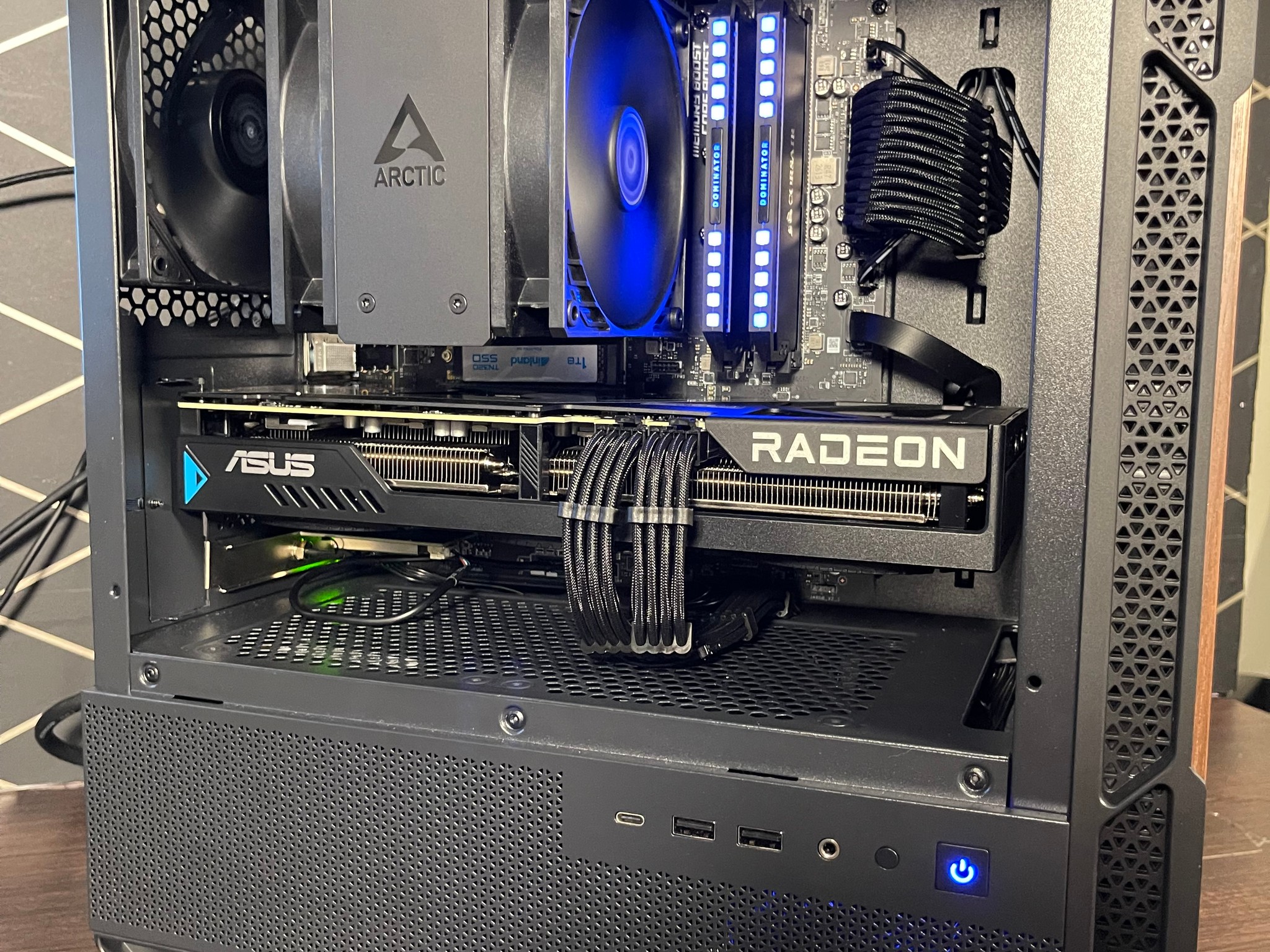 🌟NEW Mini Gaming PC/ RX 9070 GRE/ R7 5800X3D/ 32Gb RAM/ 1Tb NVMe/ Compact case🌟