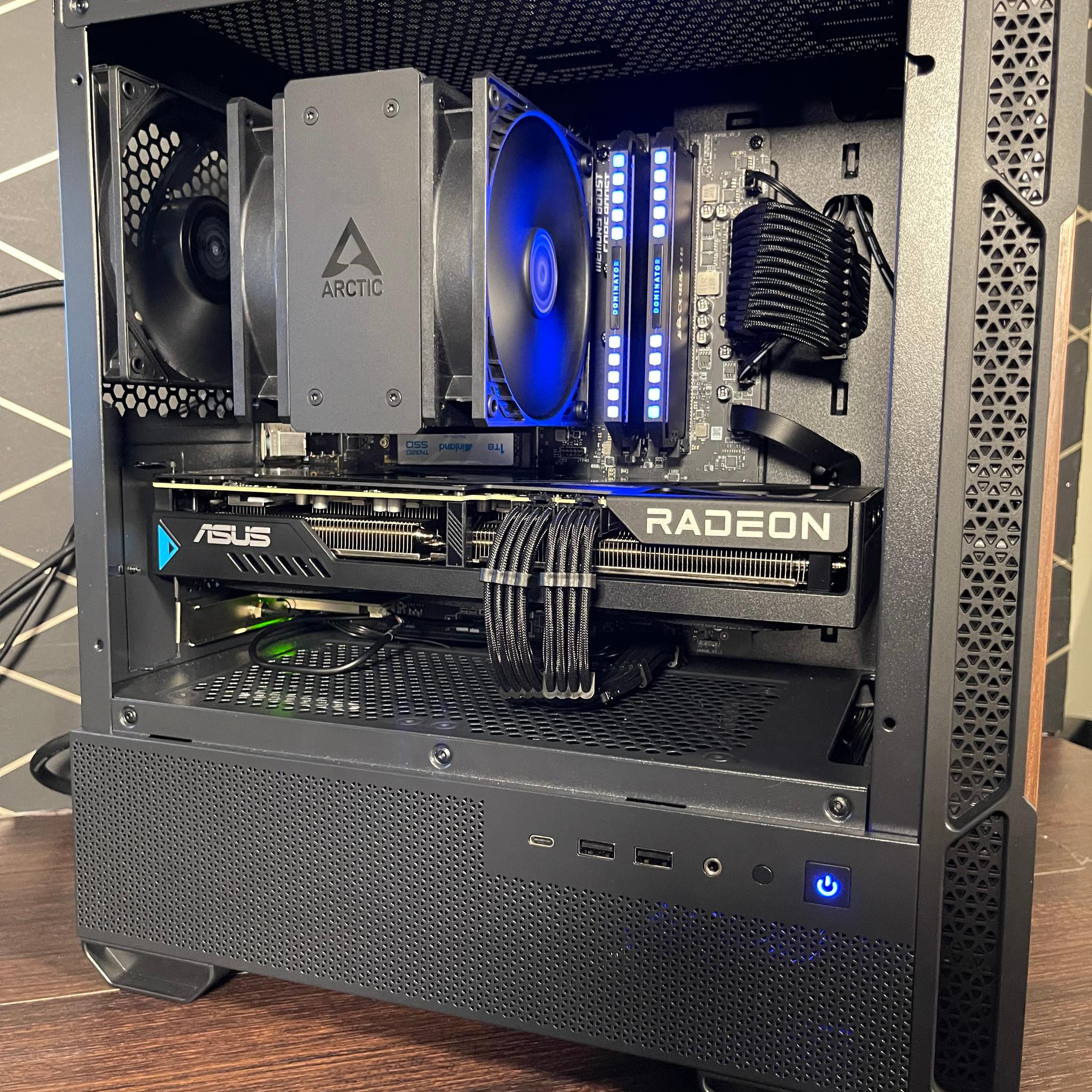 🌟NEW Mini Gaming PC/ RX 9070 GRE/ R7 5800X3D/ 32Gb RAM/ 1Tb NVMe/ Compact case🌟