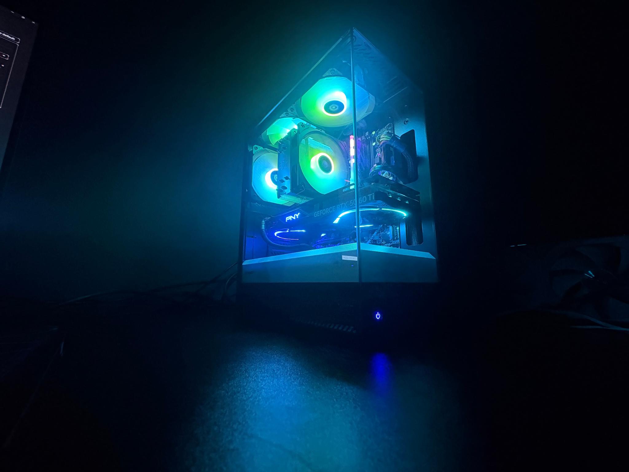 5060 Ti 8GB/I5 14440F/16GB ddr5 ram Gaming Pc