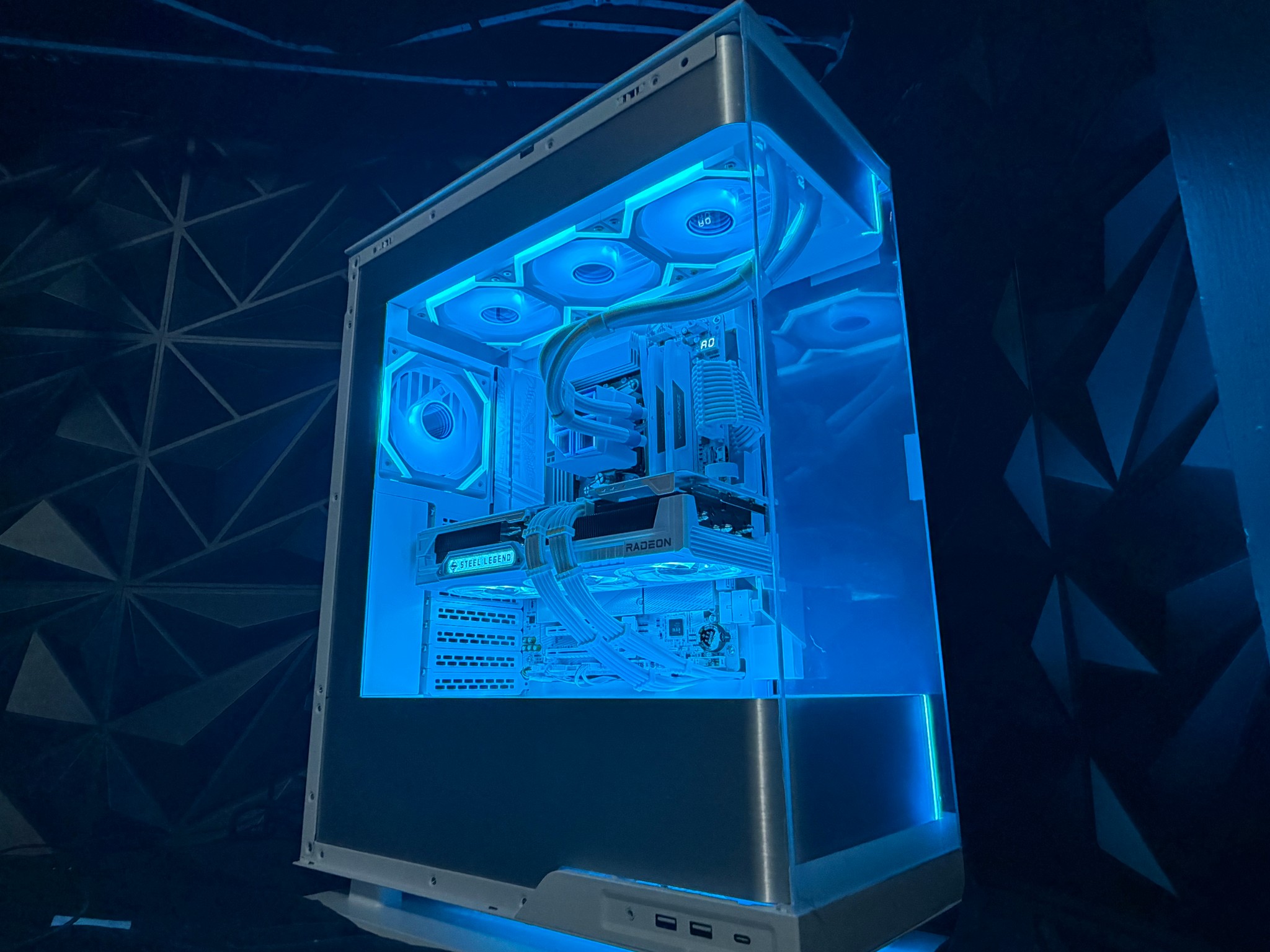 🥛❄️ ARCTIC MILK ❄️🥛👑 Ryzen 9 7900X| RX 9070XT| 32 GB DDR5| 2.75 TB NVMe| 850W PSU