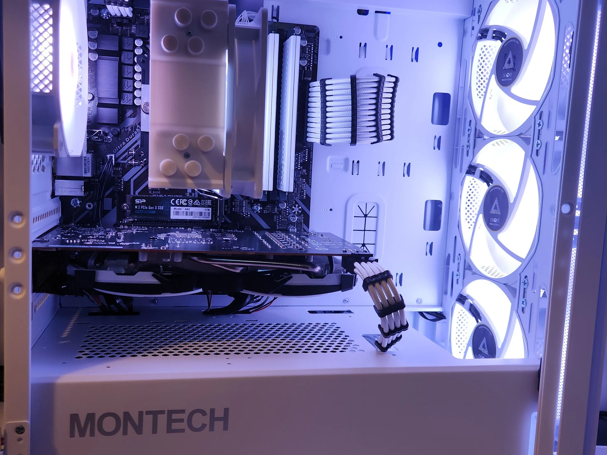 PRICE DROP!! Frosty Gaming Rig Ryzen 5/ 16GB / 1TB / RX 6600 8GB