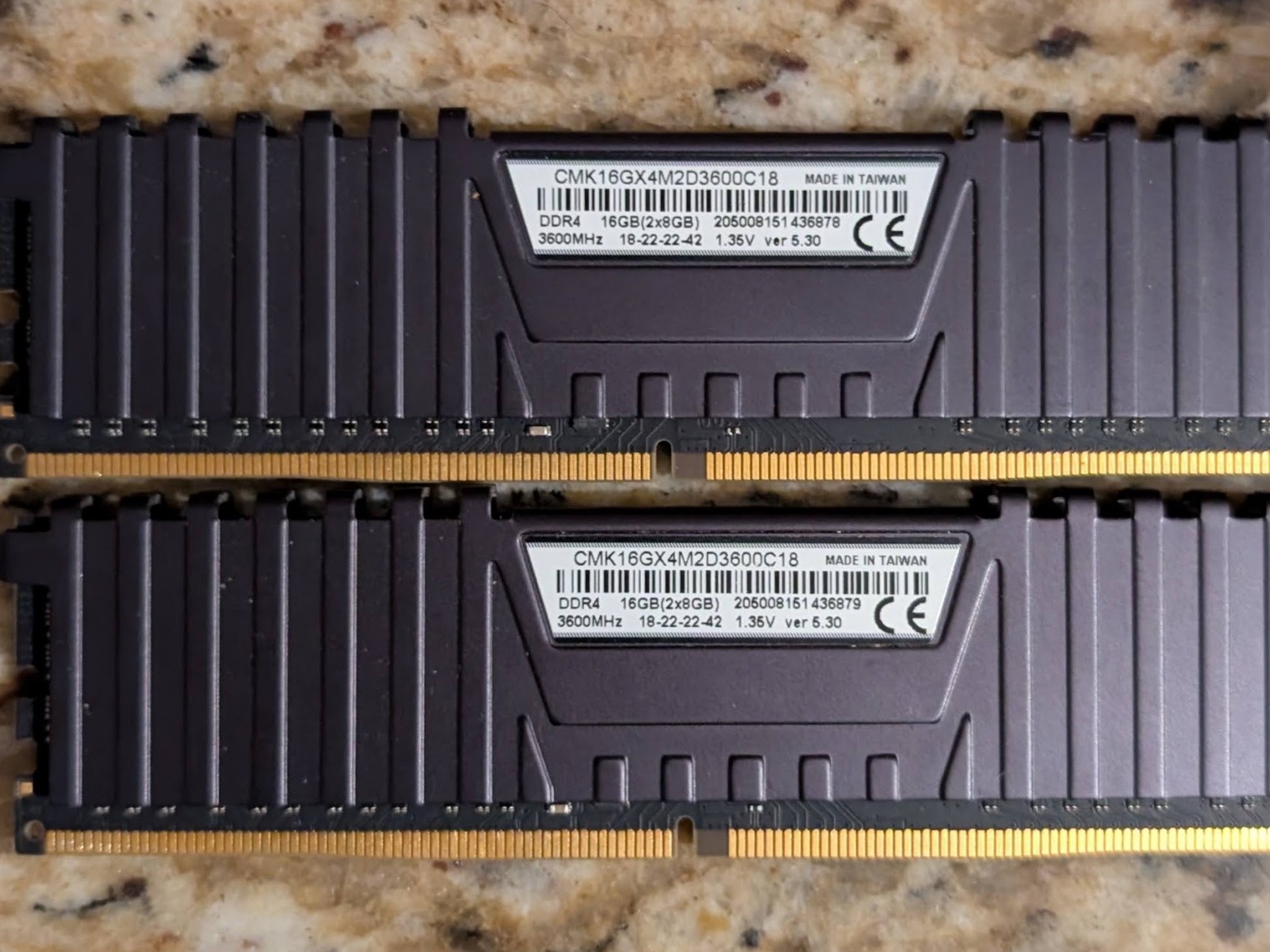 Corsair Vengeance LPX 16GB DDR4-2400 (2x8GB)