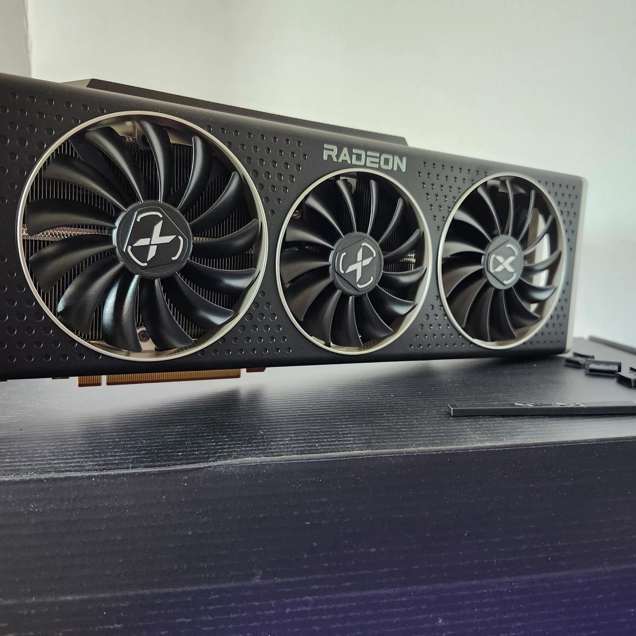 XFX Speedster MERC319 Radeon RX 6800 XT