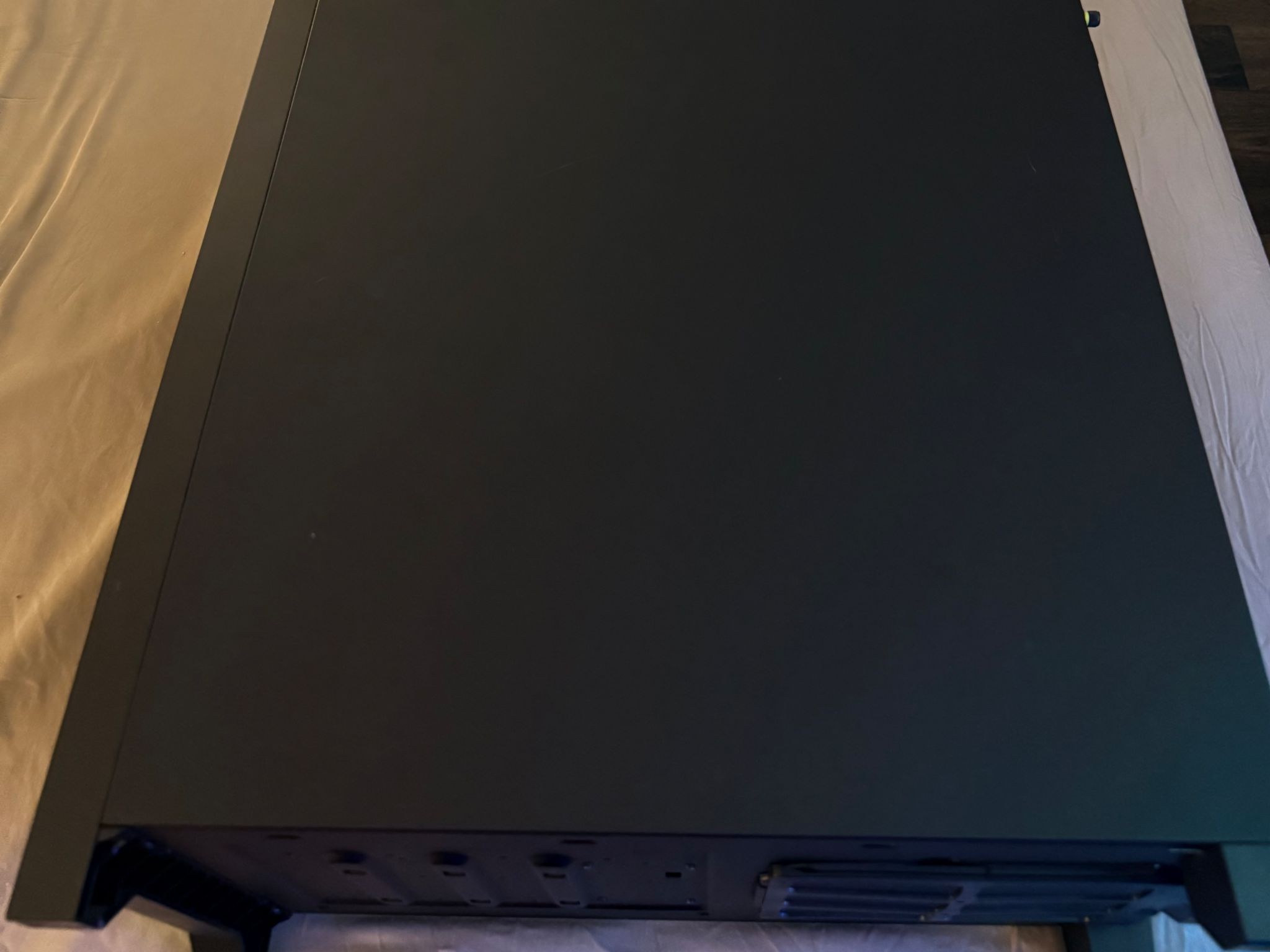 CORSAIR iCUE 4000X RGB w/ 4x pre-installed iCUE RGB Fans & Hub