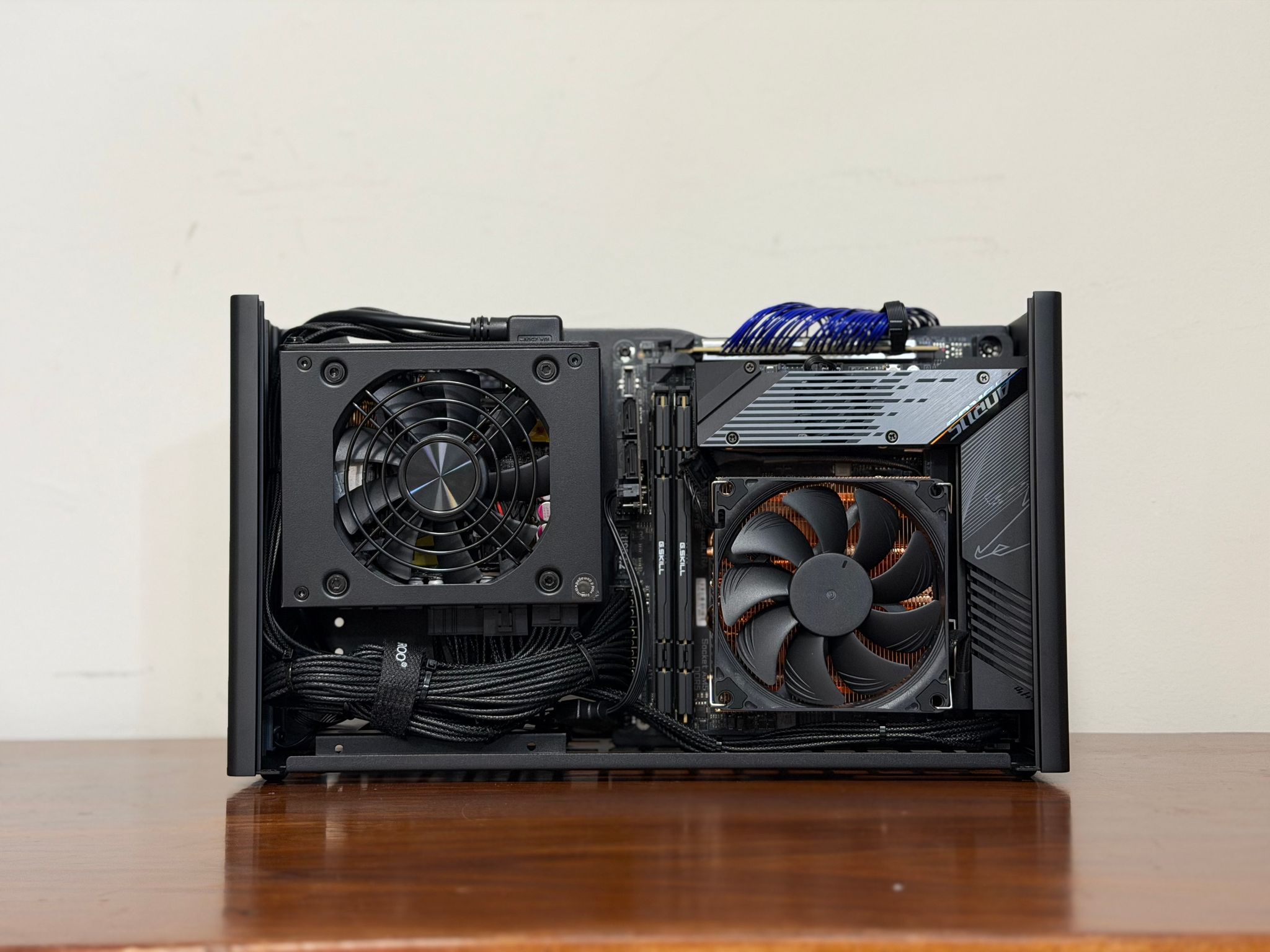 RX 9070 XT | Ryzen 7 7700X | 32GB DDR5 | B650I | 2TB SSD | 850W