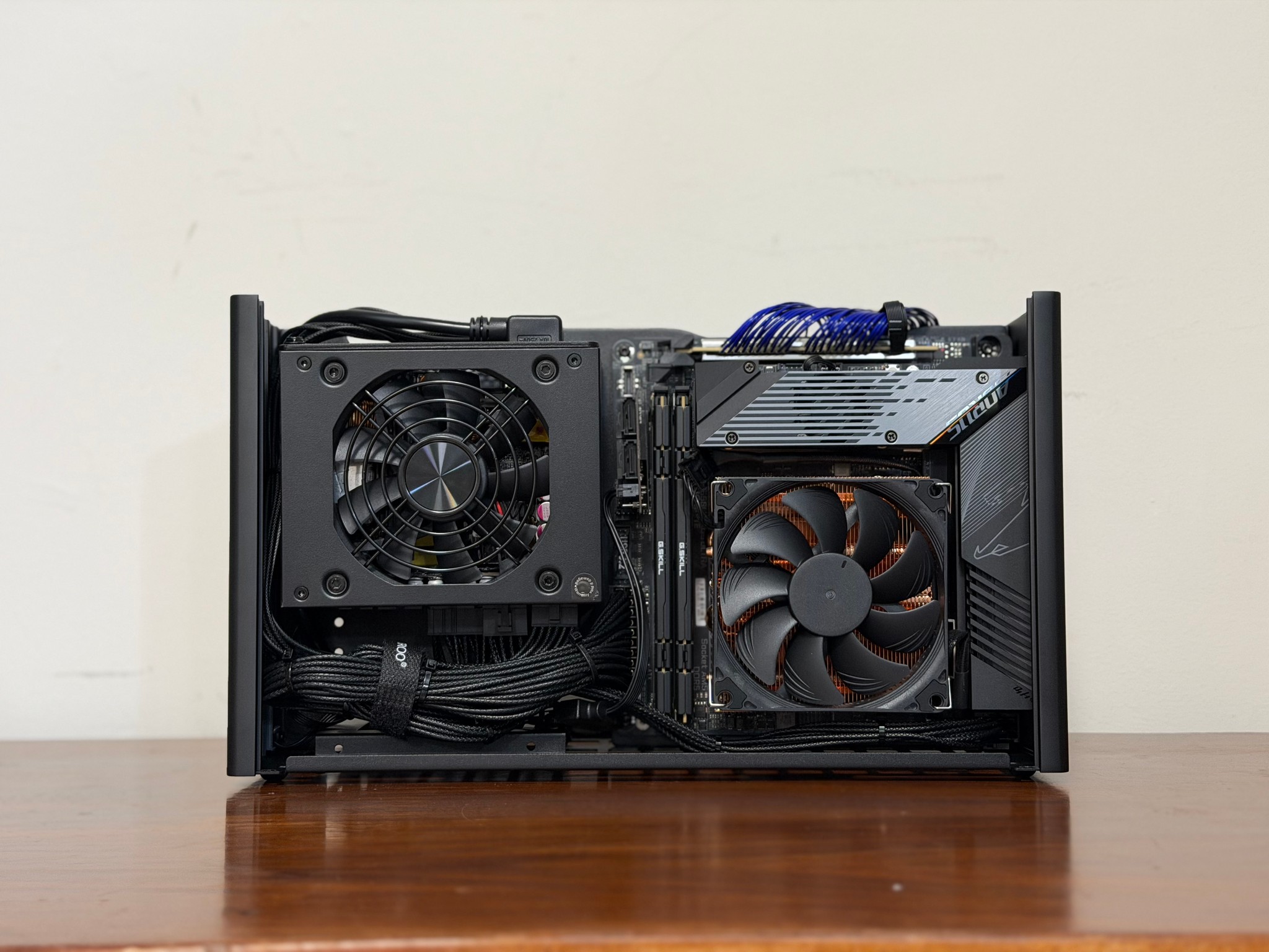RX 9070 XT | Ryzen 7 7700X | 32GB DDR5 | B650I | 2TB SSD | 850W