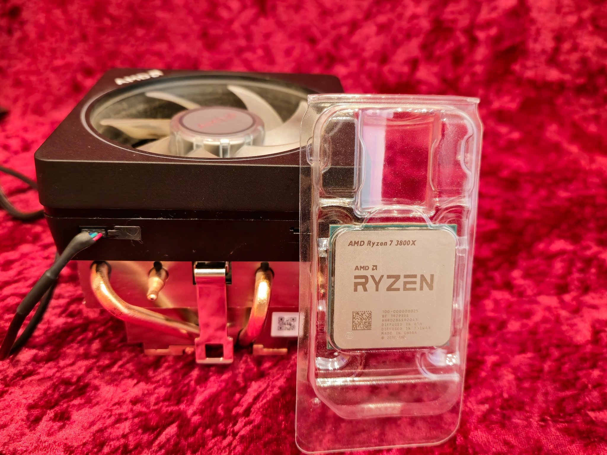 AMD Ryzen 7 3800X with Wraith Prism Cooler