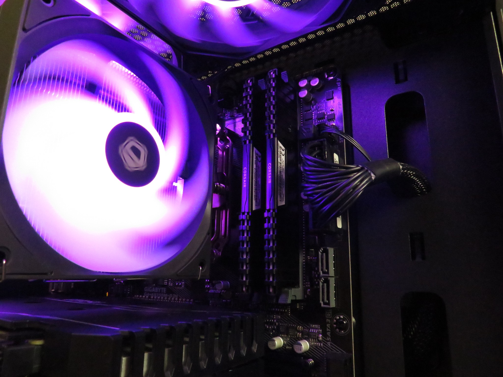 Mid-Range Gamer: Ryzen 5 5500 + MSI GTX 1660 Super + 16 GB DDR4 + 1 TB SSD