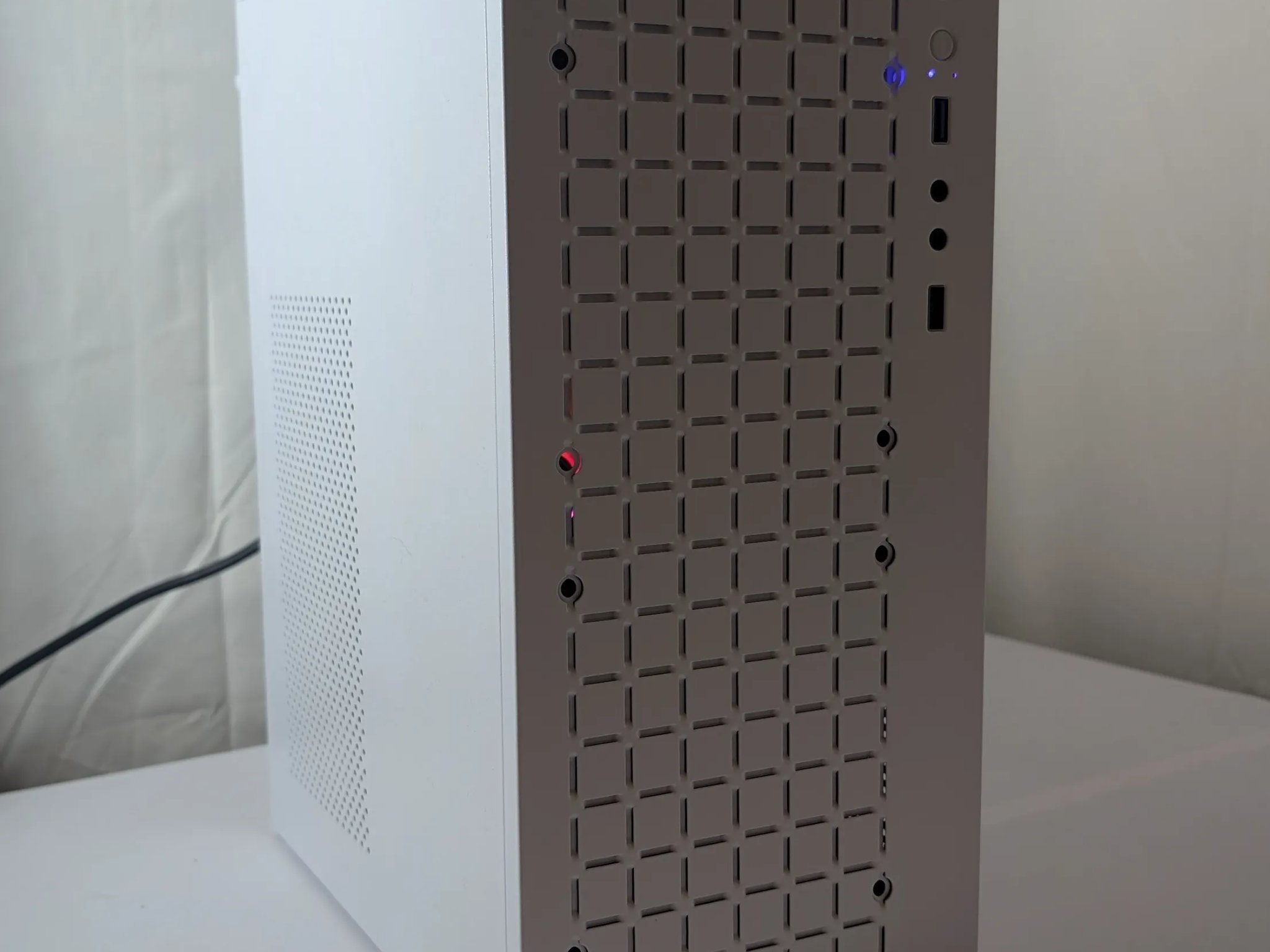 🔥 Compact High-Performance Gaming PC – RX 570 8GB | 32GB DDR4 | Xeon 2680 v4 🔥