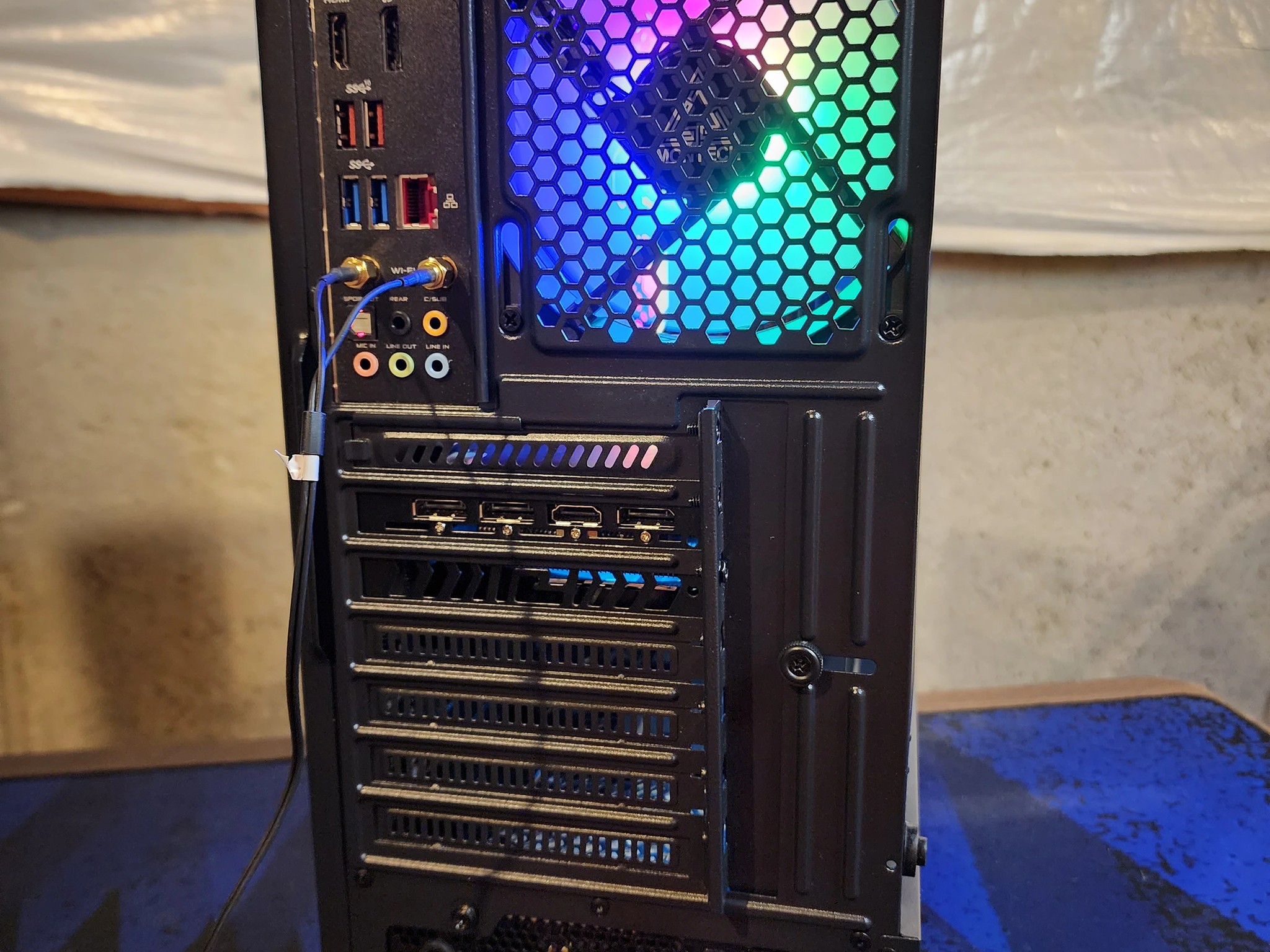 RX 6600 XT / i7-9700K - Custom Gaming Computer