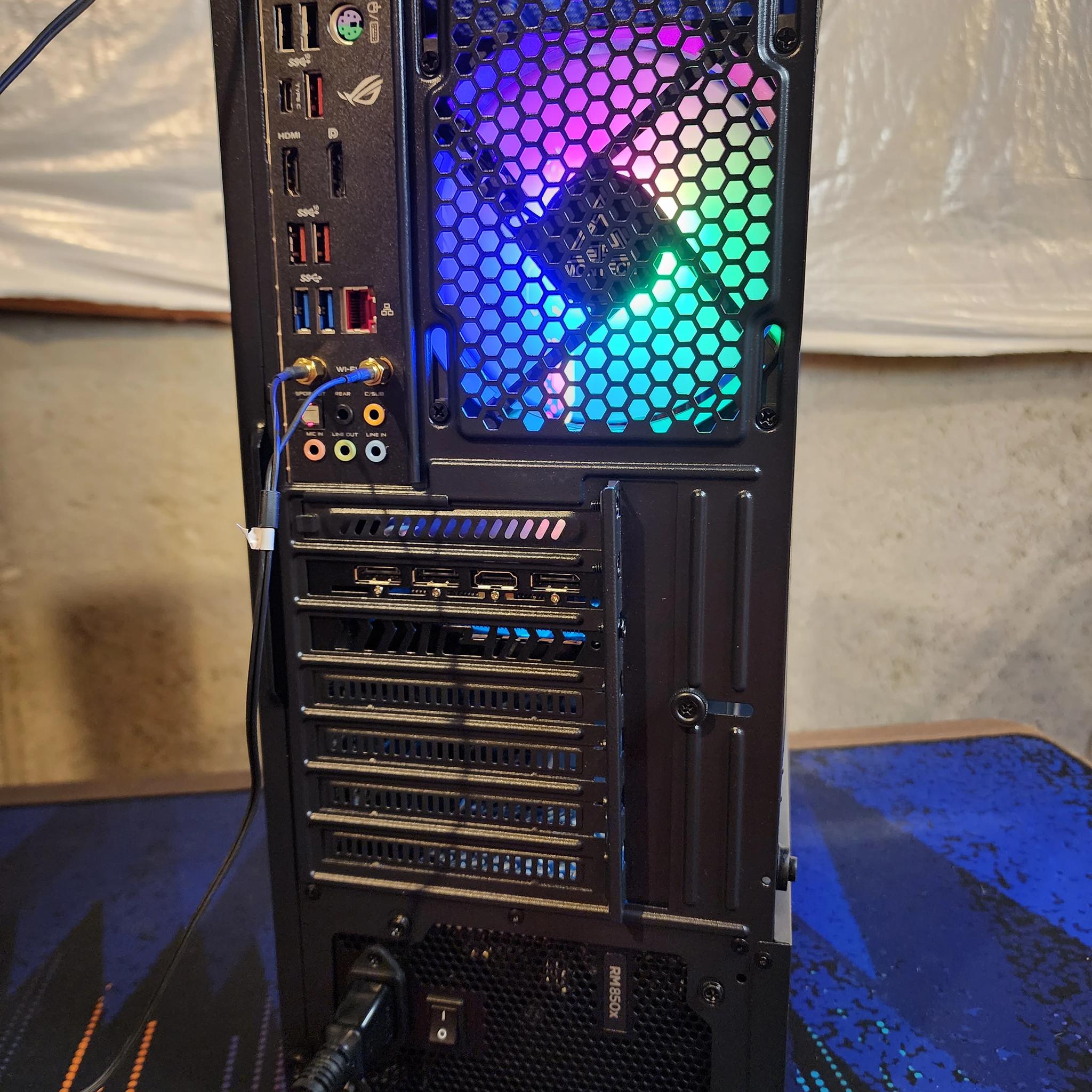 RX 6600 XT / i7-9700K - Custom Gaming Computer