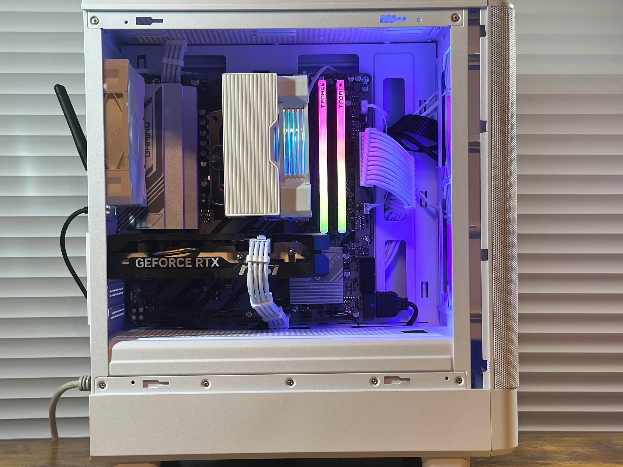 RTX 5060 8GB | AMD Ryzen 5 8400F | 16GB DDR5 | 1TB SSD | Win11 | WIFI | 1080P/1440P Gaming PC