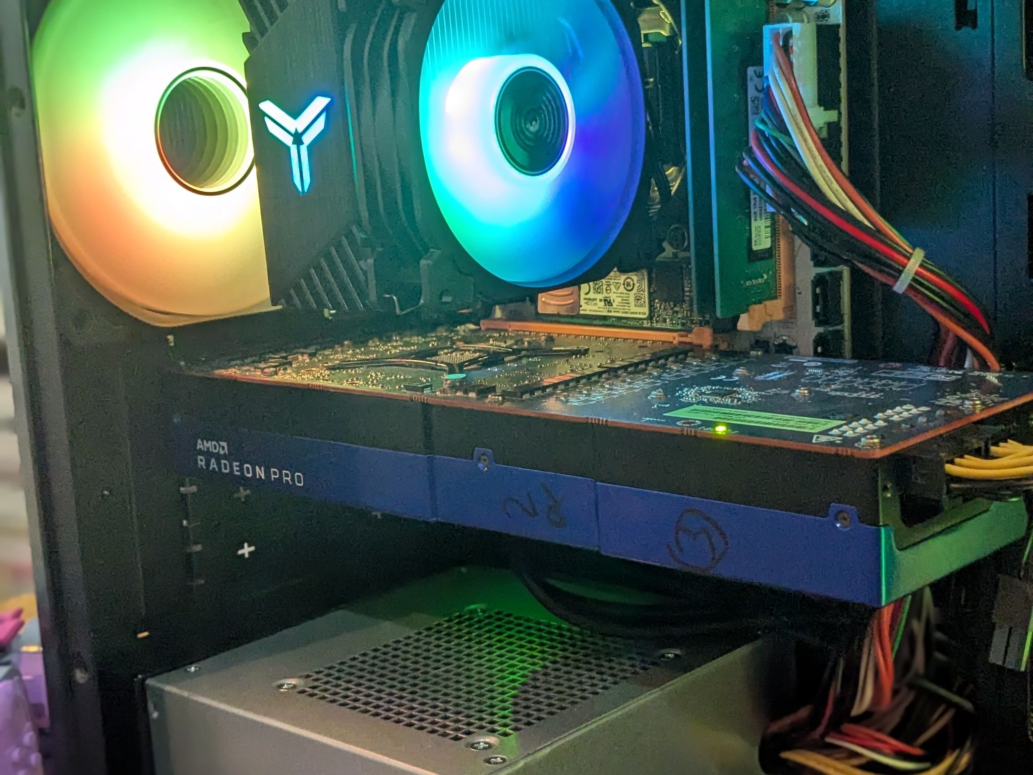 Workstation Gamer | 8 Core Xeon (same as i7), 32GB RAM, 8GB AMD W5700, 480GB SSD, Win11