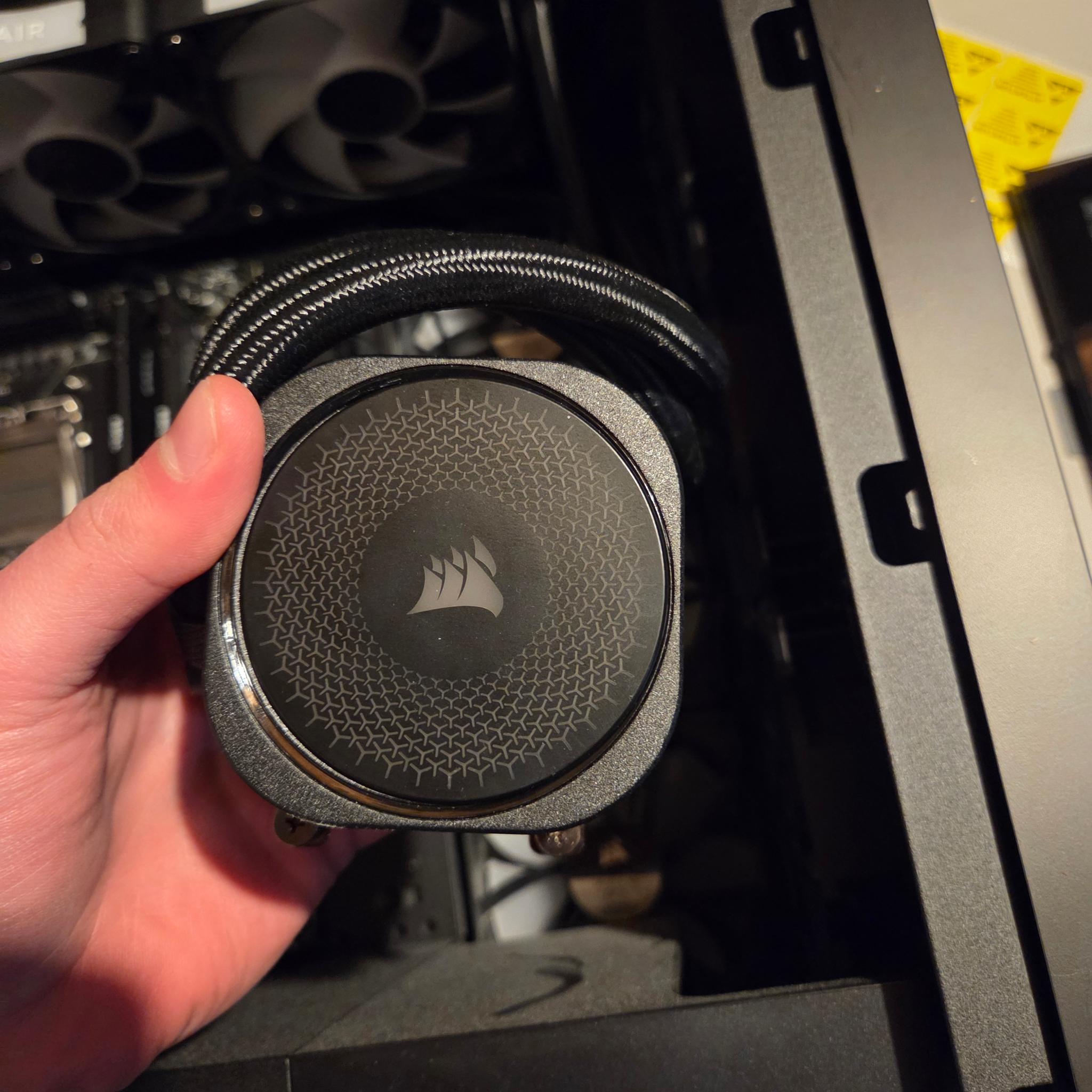 CORSAIR - iCUE LINK TITAN 360 RX Liquid CPU Cooler with RGB Lighting - Black