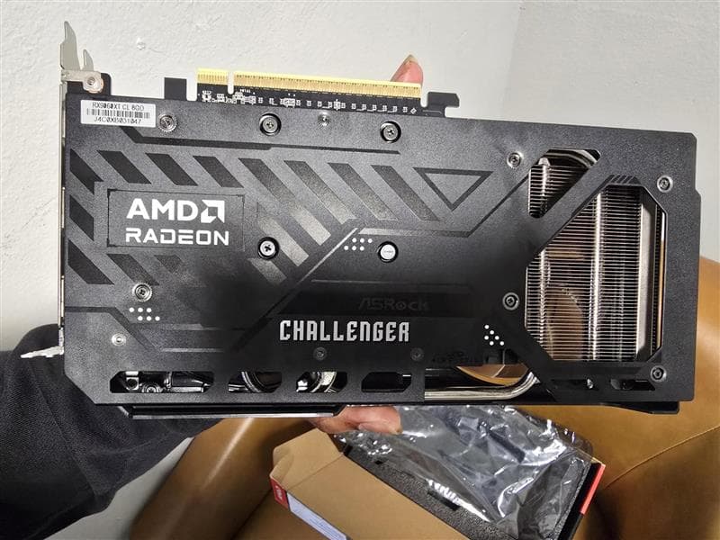 Challenger RX 9060 XT 8gb