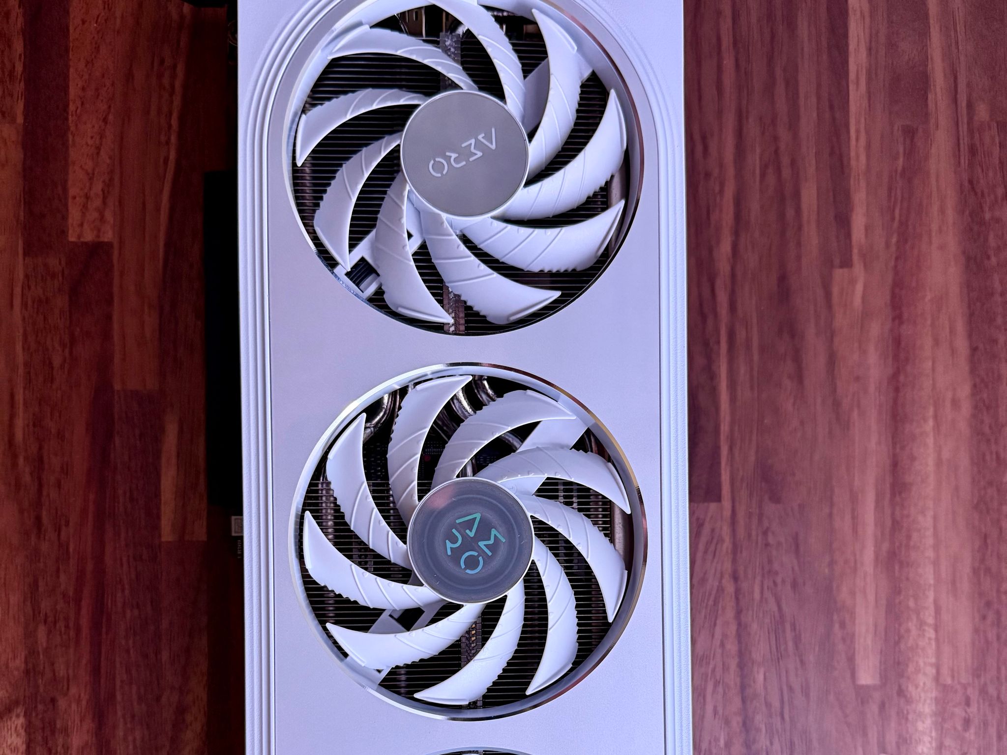 GIGABYTE GeForce RTX 5060 Ti AERO OC 16G