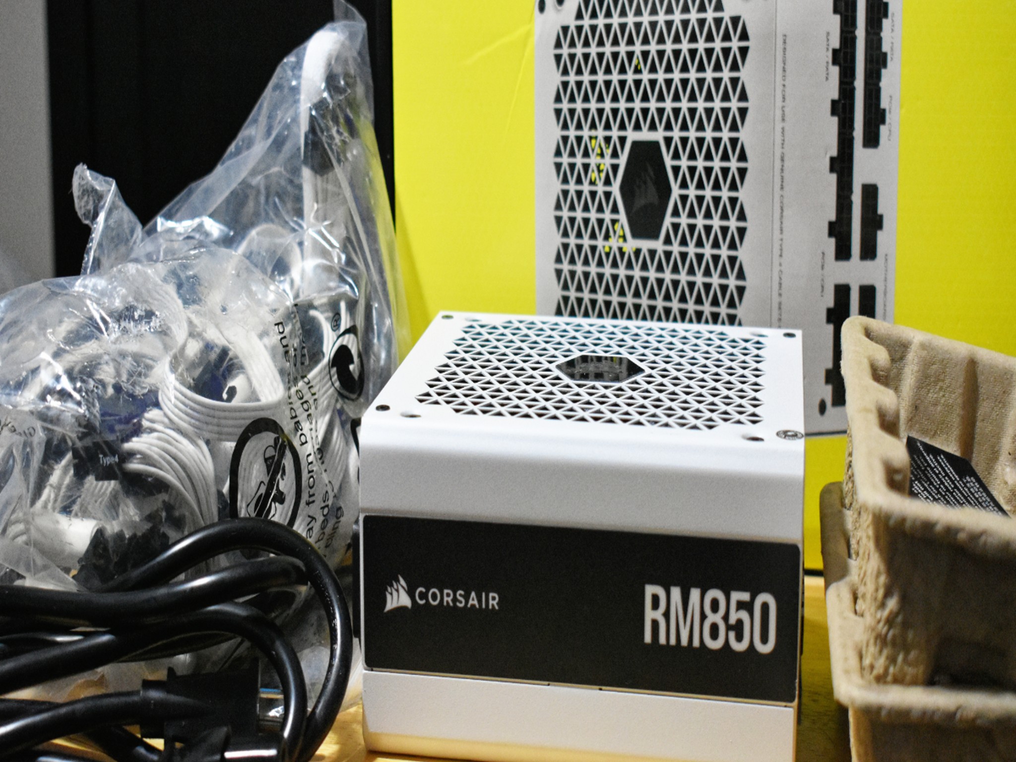 Corsair RM (2021) 850 W 80+ Gold Certified Fully-Modular ATX Power Supply