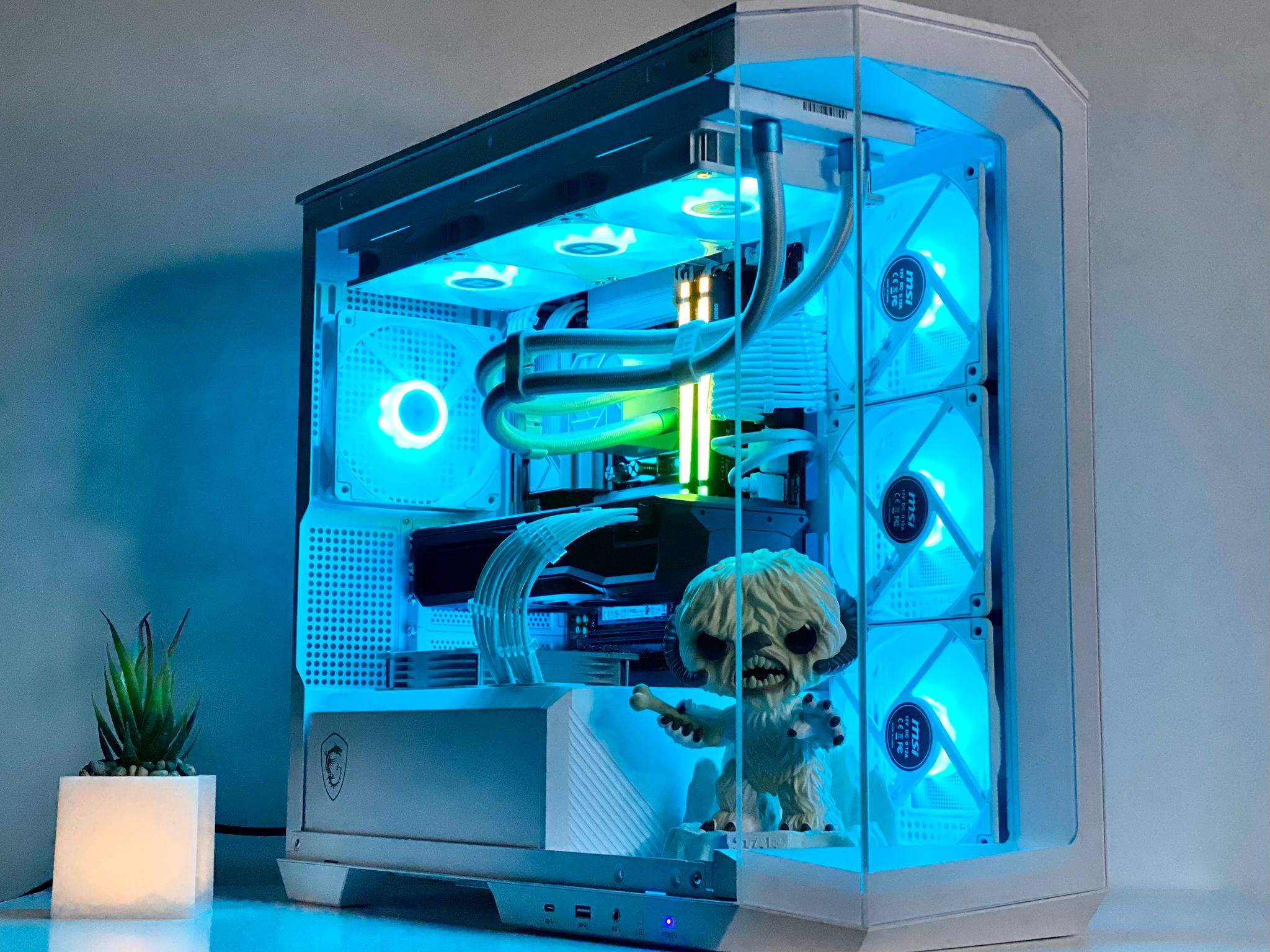 ❄️🥶-I7-Liquid-Cooled Pro Gaming Beast⚪️RX 7900XT 20GB ⚪️32GB RAM⚪️2TB NVMe M.2⚪️ Windows 11 Pro