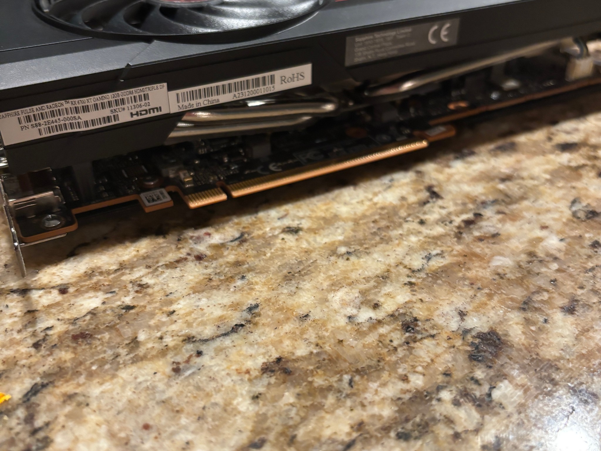 SAPPHIRE PULSE Radeon RX 6700 XT