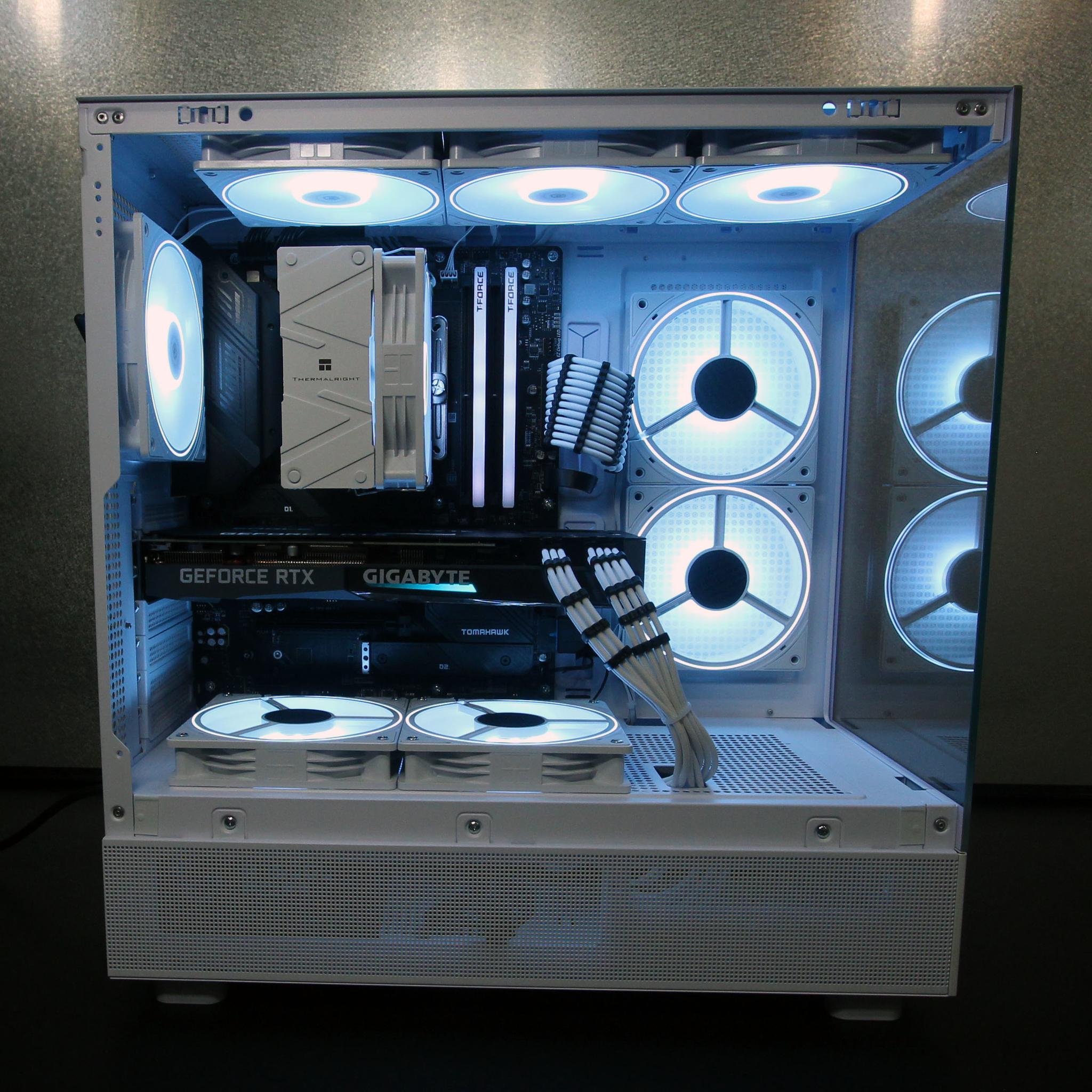 White Gaming PC / AMD Ryzen 5 7600X / RTX 3070 / 32GB / 1TB / Windows 10 Pro