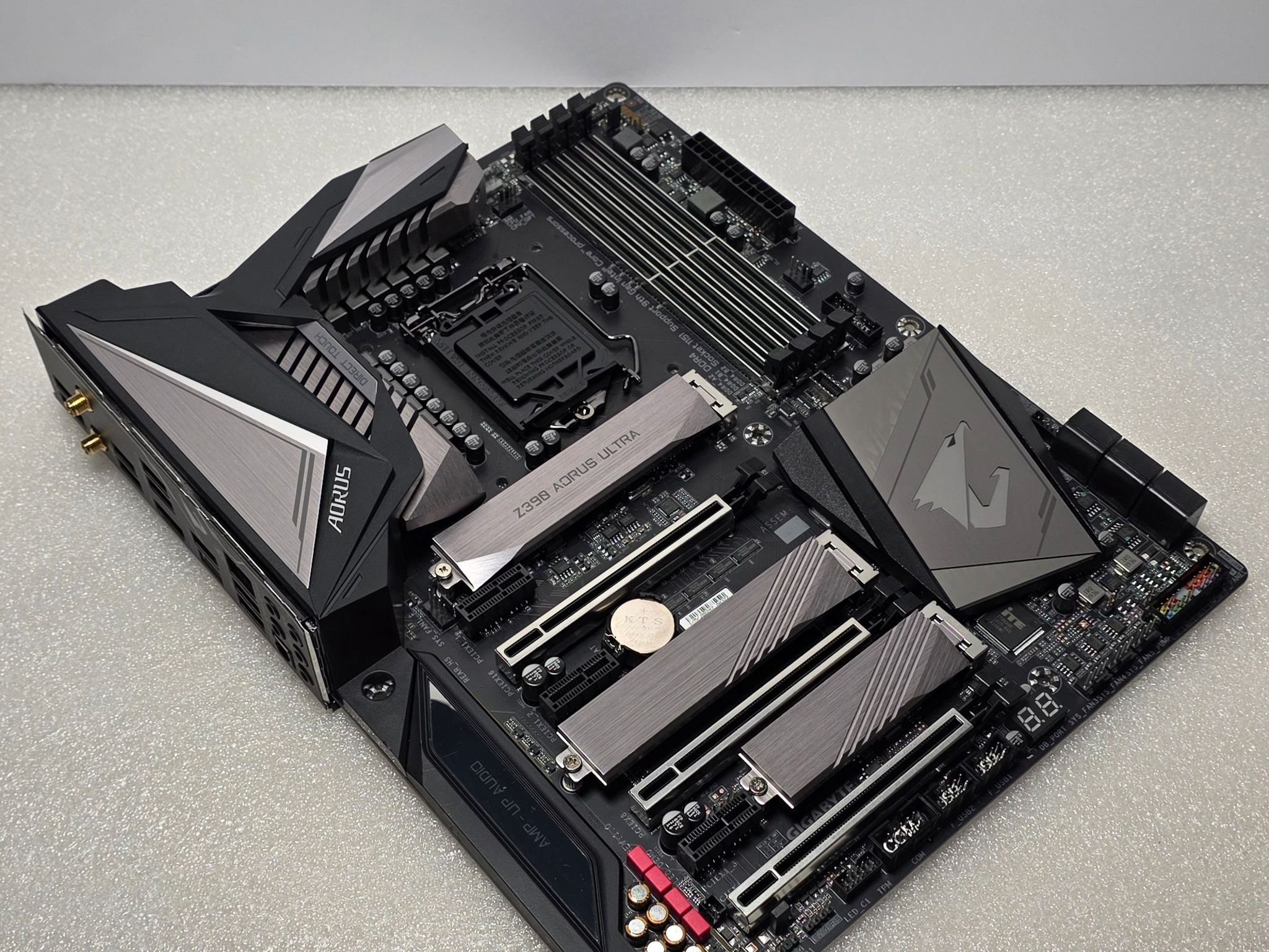 Gigabyte Z390 AORUS Ultra Intel LGA 1151 DDR4 Motherboard (ACCESSORIES INCLUDED)