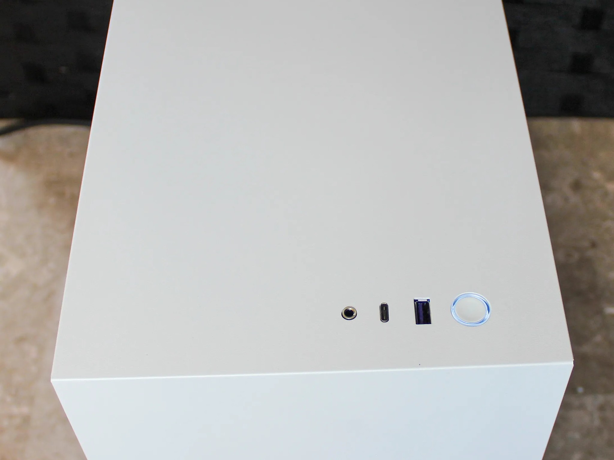 RTX3080, Ryzen 5800x, 32Gb RAM, 1TB nvme.