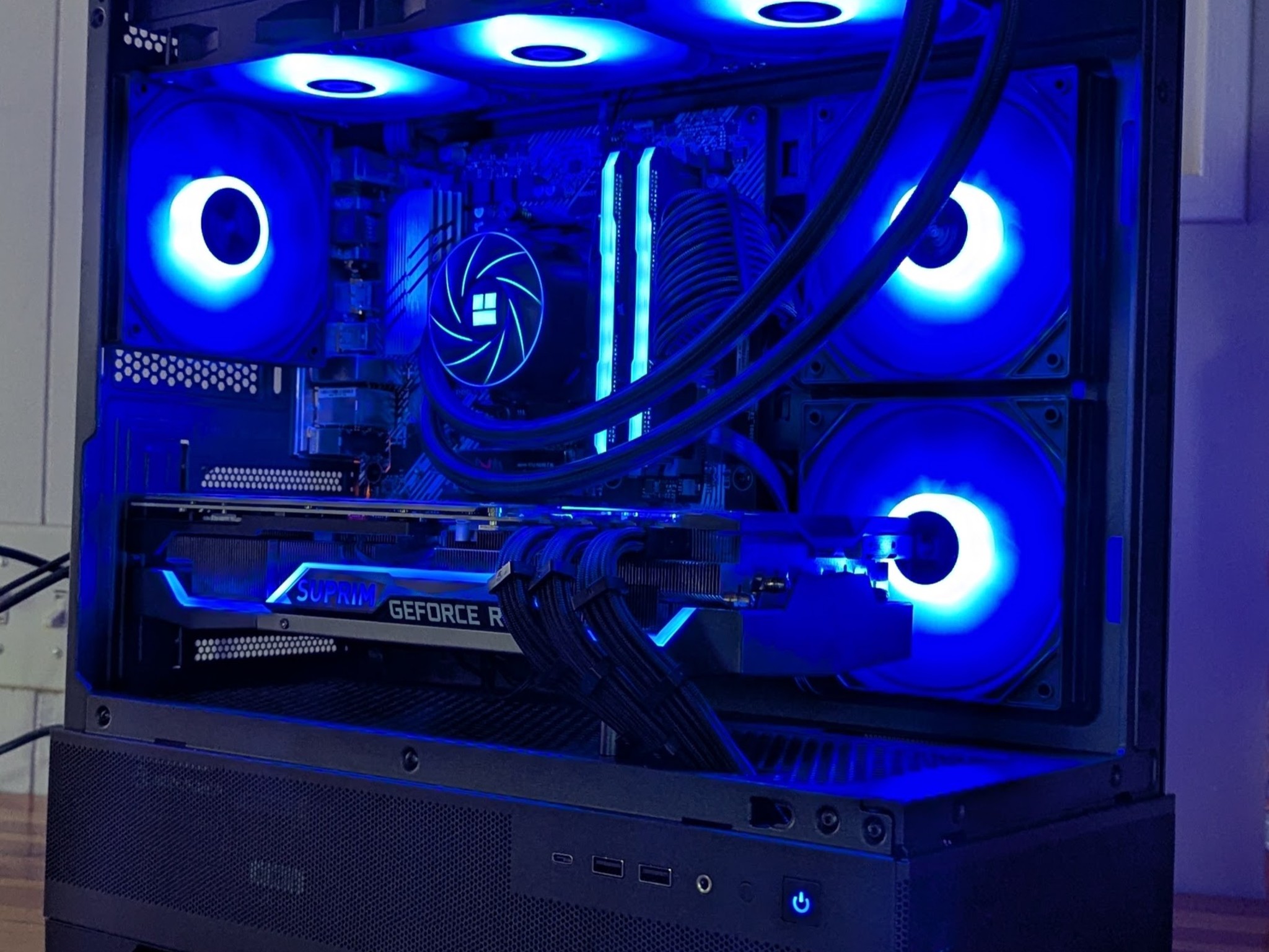 MSI SUPRIM RTX 3080 || Ryzen 7 5700X3D || 1440p Gaming PC