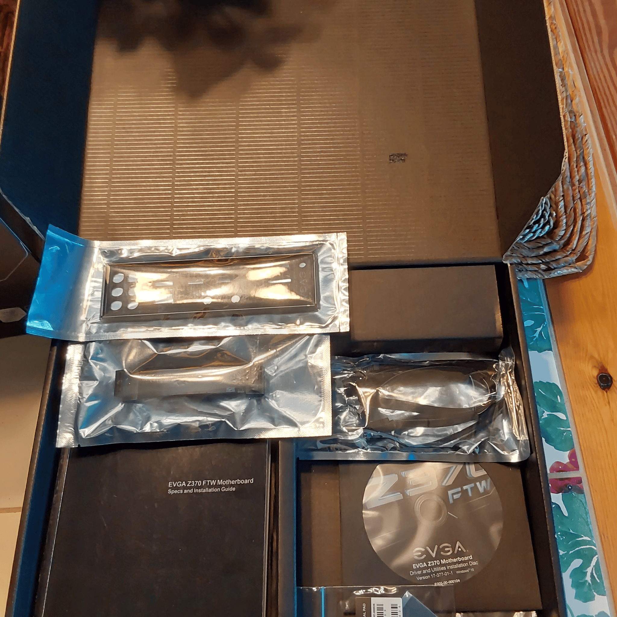 EVGA FTW Z370 LGA1151 (Intel 8th & 9th Gen) ATX Motherboard (Model 134-KS-E377-KR)