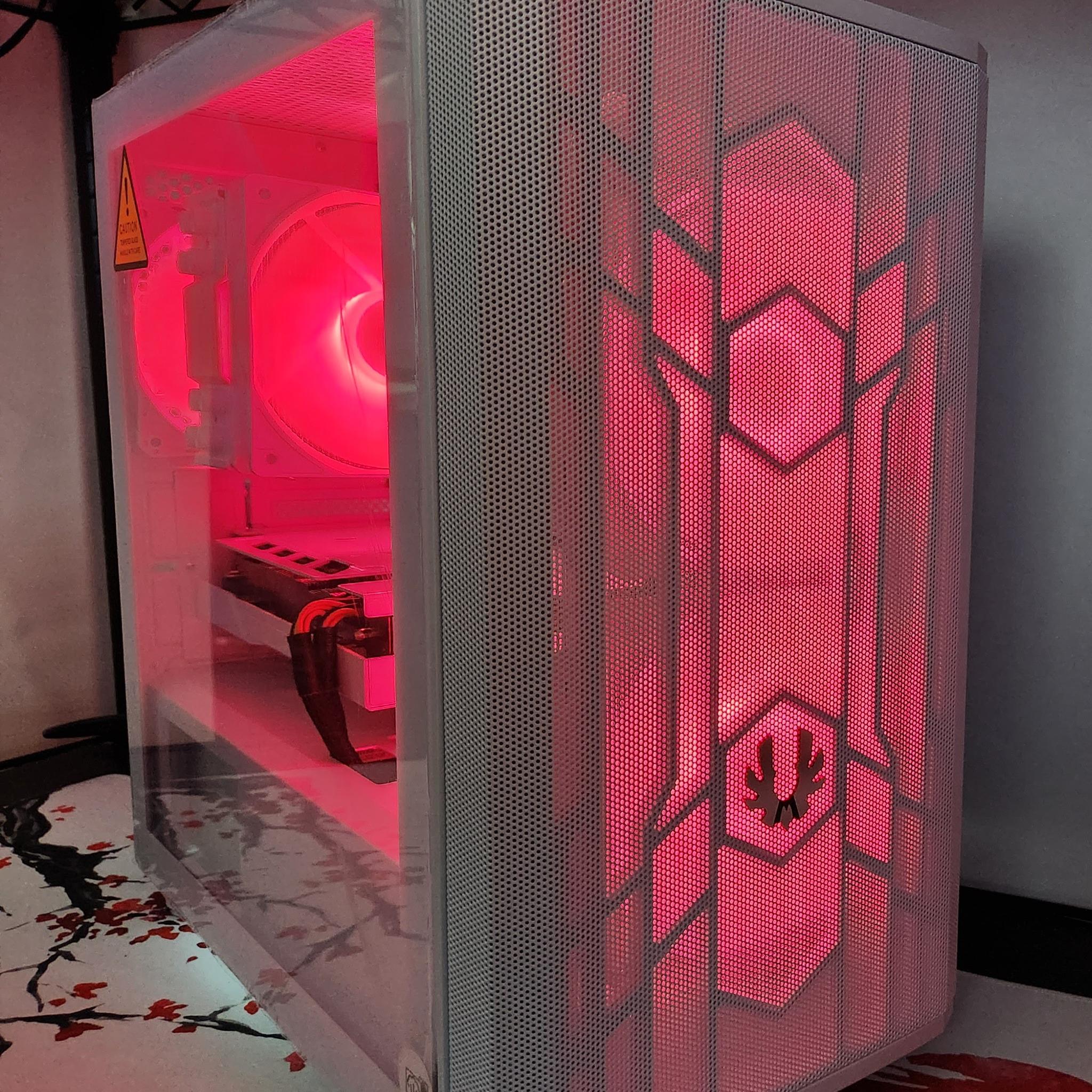 Frosty Gaming Rig Ryzen 5 / 32GB DDR4/ 1TB SSD / RX 6600
