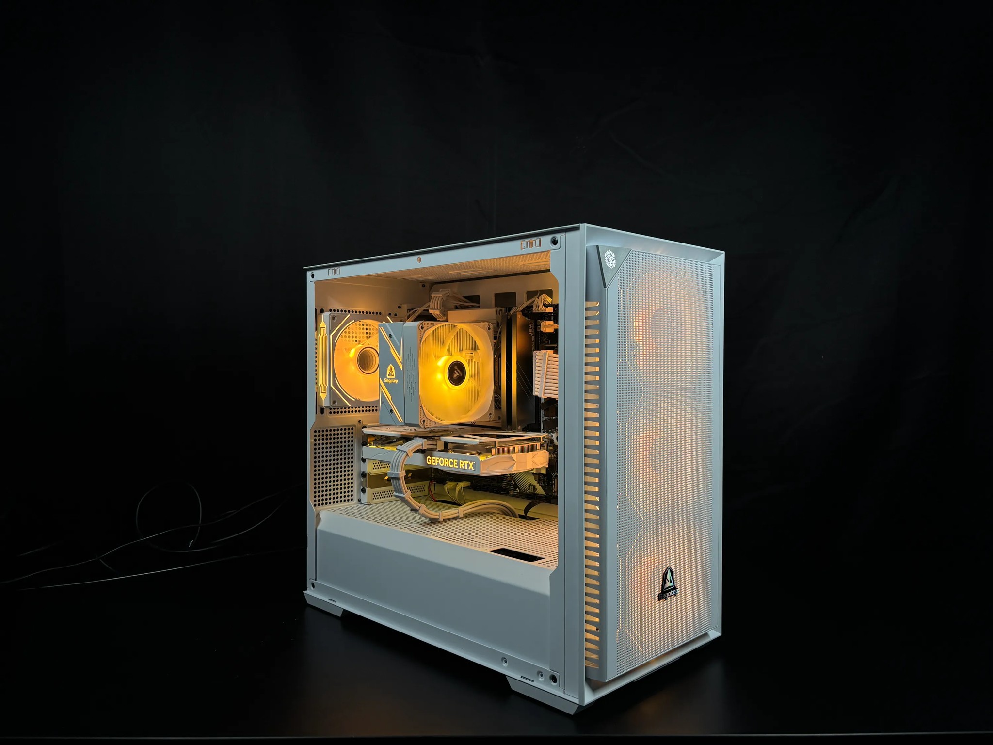 Monkape White Edition | i5-12400F | RTX 4060 White | 16GB DDR5 | 512GB NVMe | RGB Gaming Desktop