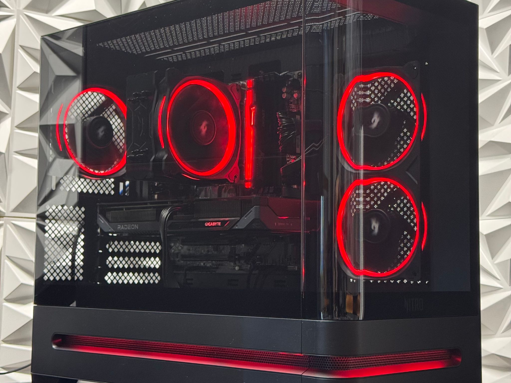 Rx 9060 XT 16GB / Ryzen 7 8700F / 16GB DDR5 Ram / 1TB SSD / Gaming Pc / Future Proof