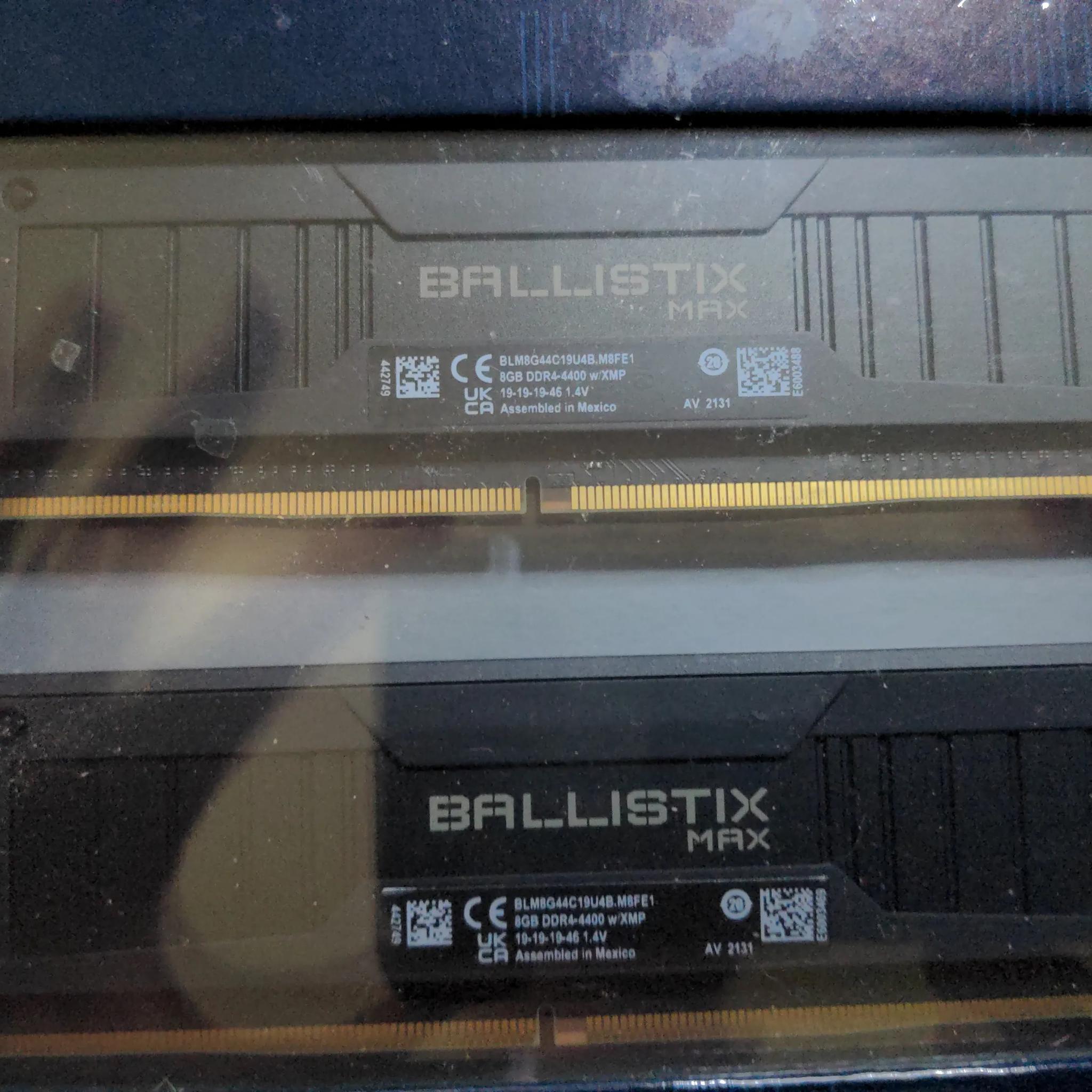 4400MHz Crucial Ballistix MAX 16 GB (2 x 8 GB) DDR4-4400 CL 19 Memory