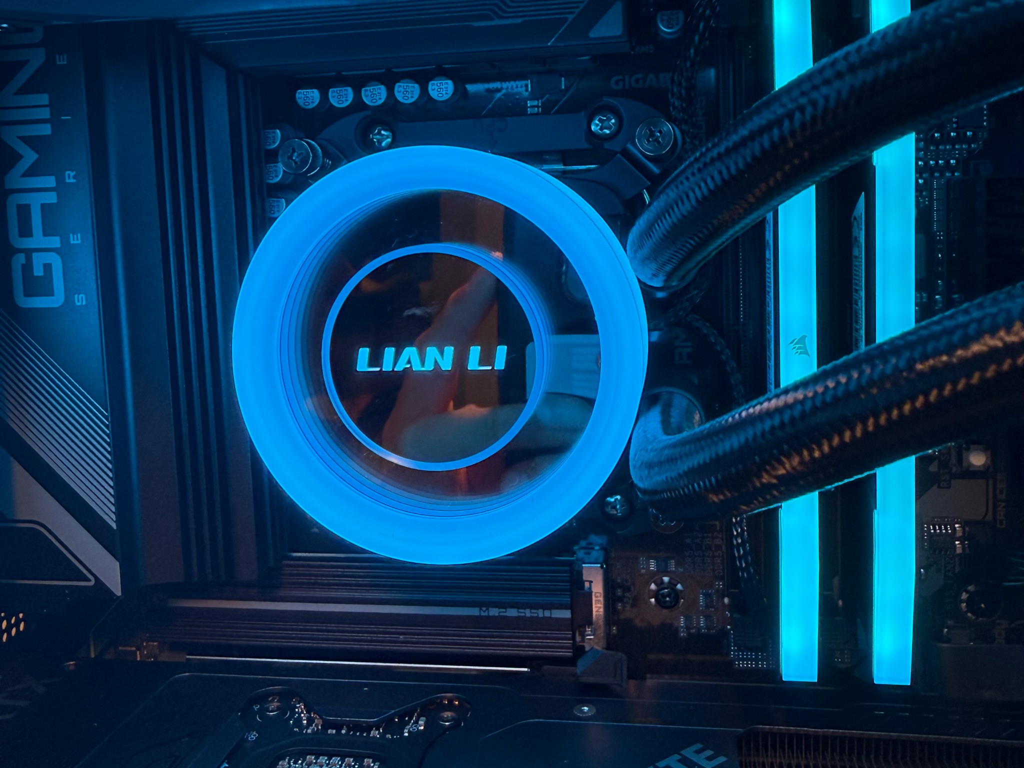BLUE ICE: RTX 5070|Ryzen 7 9700x|32 GIGS of DDR5 RAM|360mm AIO|WIFI Ready|Windows 11 pro ACTIVATED|