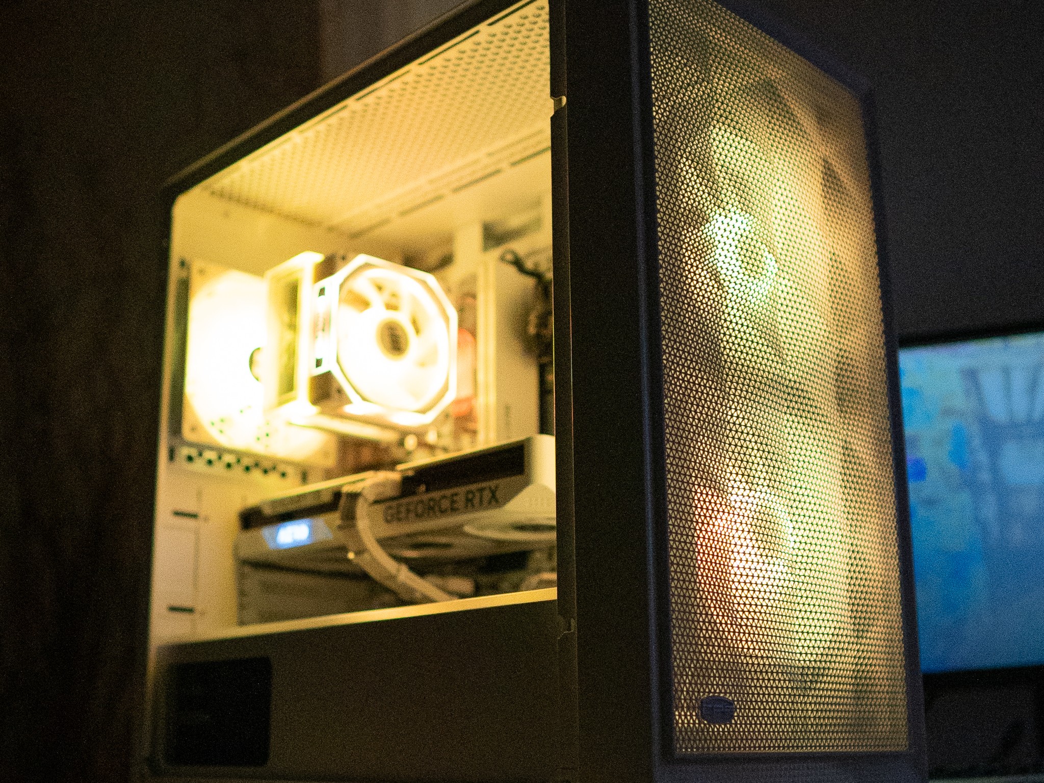 🌨🌨 | NVIDIA RTX 4060 | RYZEN 5 3600X | 16GB DDR4 RAM | 1TB NVME SSD | Arctic Snow 2.0