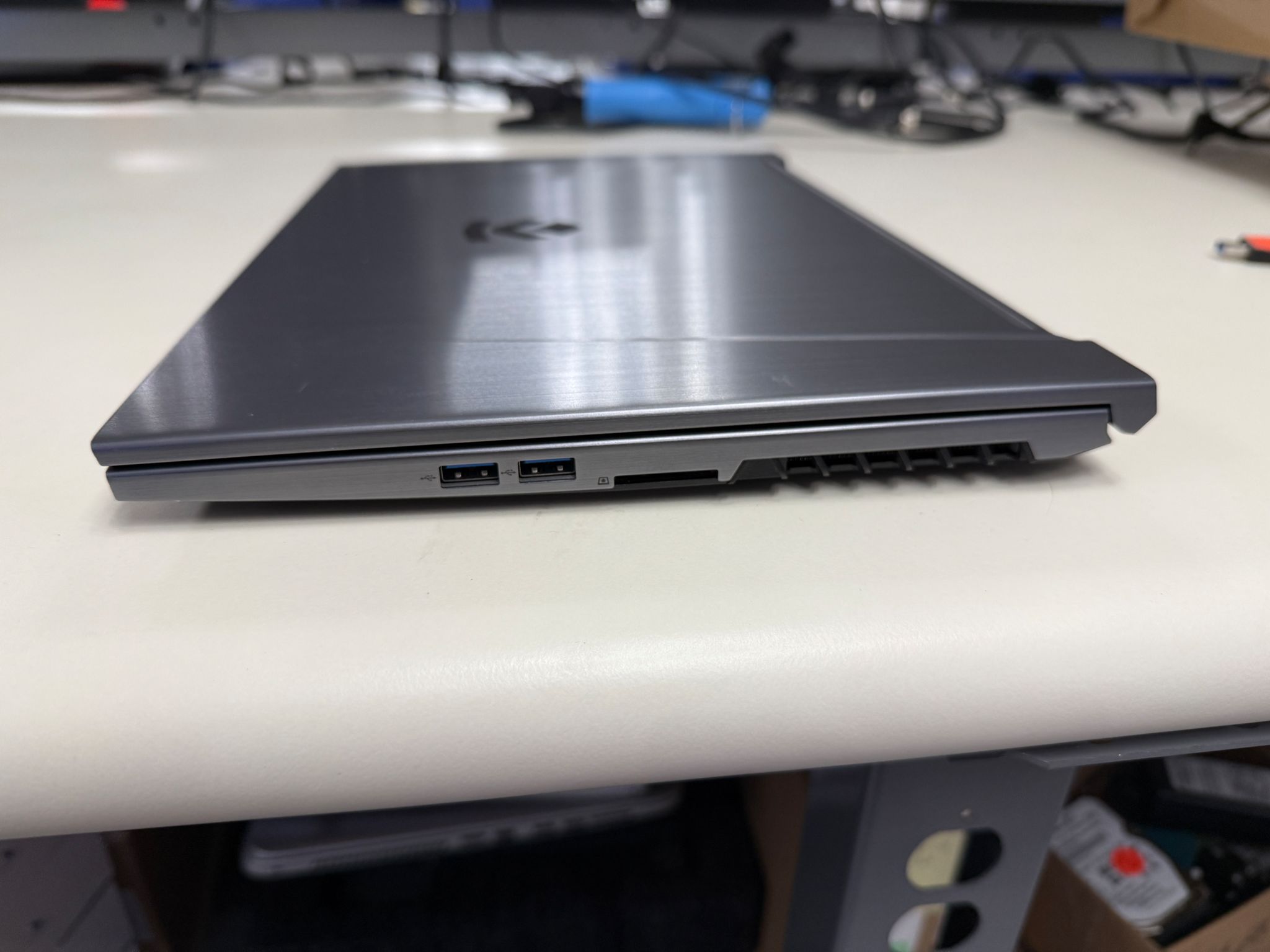 Eluktronics Mech-15 G2+i7-8750H+RTX 2060+16GB RAM+256 SSD