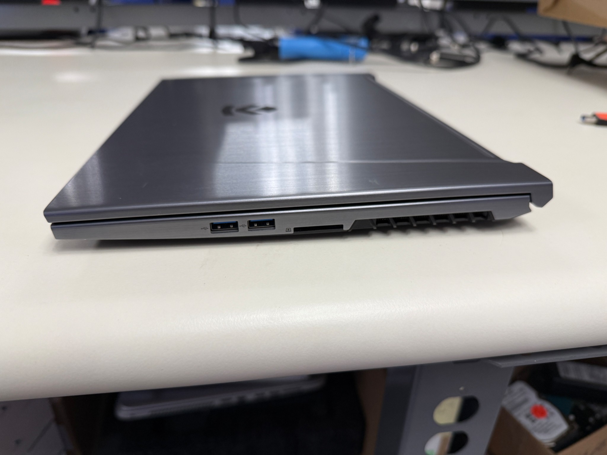 Eluktronics Mech-15 G2+i7-8750H+RTX 2060+16GB RAM+256 SSD