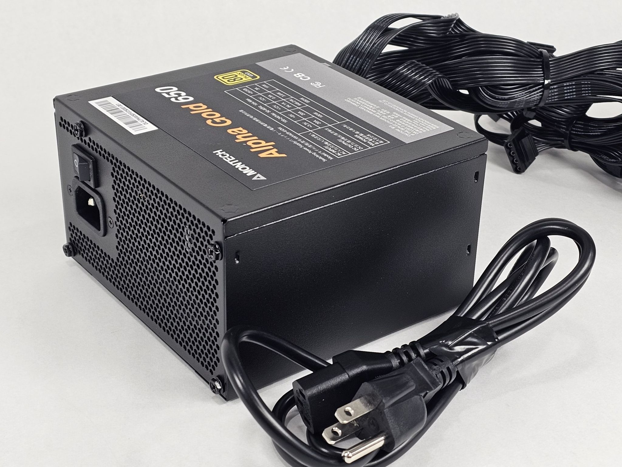 650 Watt PSU Montech Alpha Gold 650 Power Supply