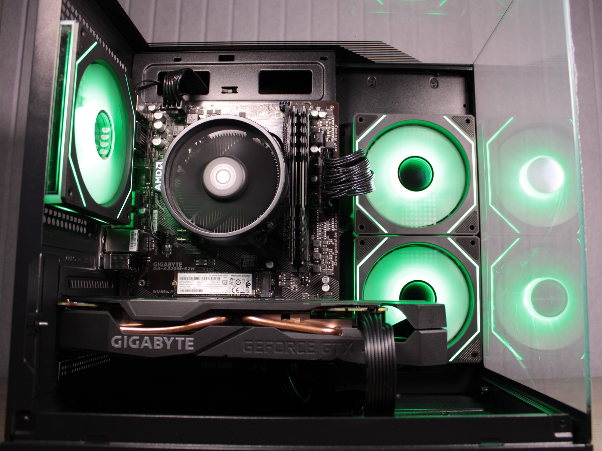 GTX 1660 Ti | Ryzen 5 2600 | 16 gb DDR4 3000 MHz | 512 GB M.2 | WiFi | Win 11 Activated