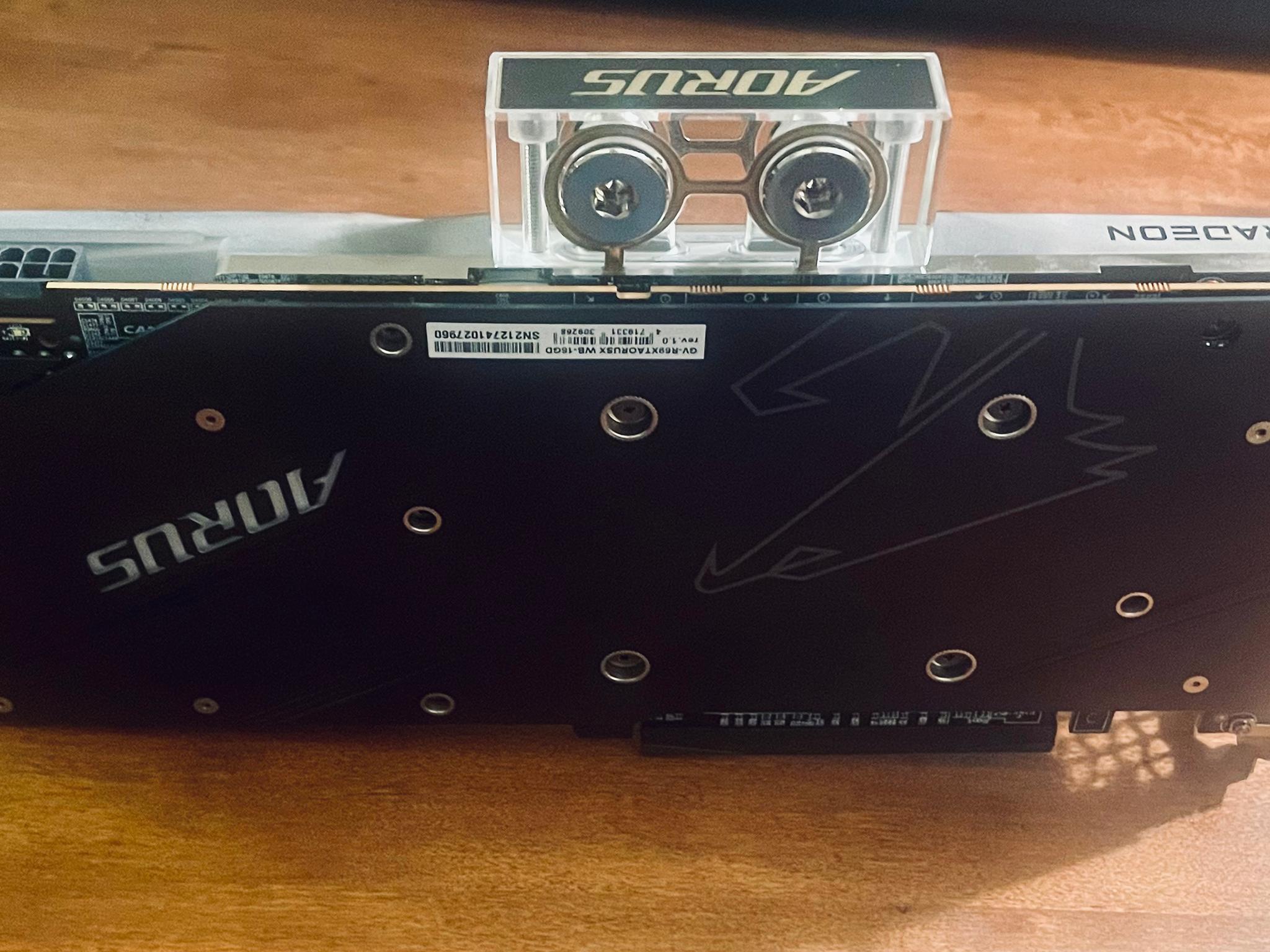 GIGABYTE AORUS Radeon RX 6900 XT XTREME WATERFORCE WB 16GB GDDR6
