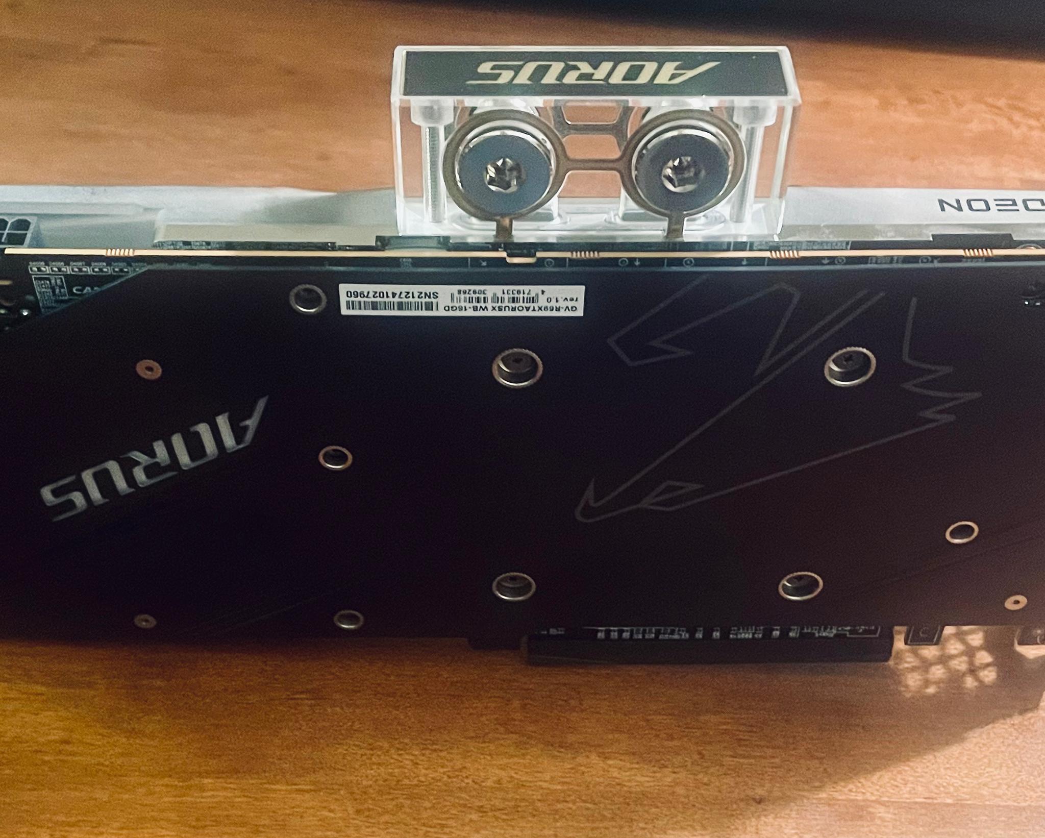 GIGABYTE AORUS Radeon RX 6900 XT XTREME WATERFORCE WB 16GB GDDR6