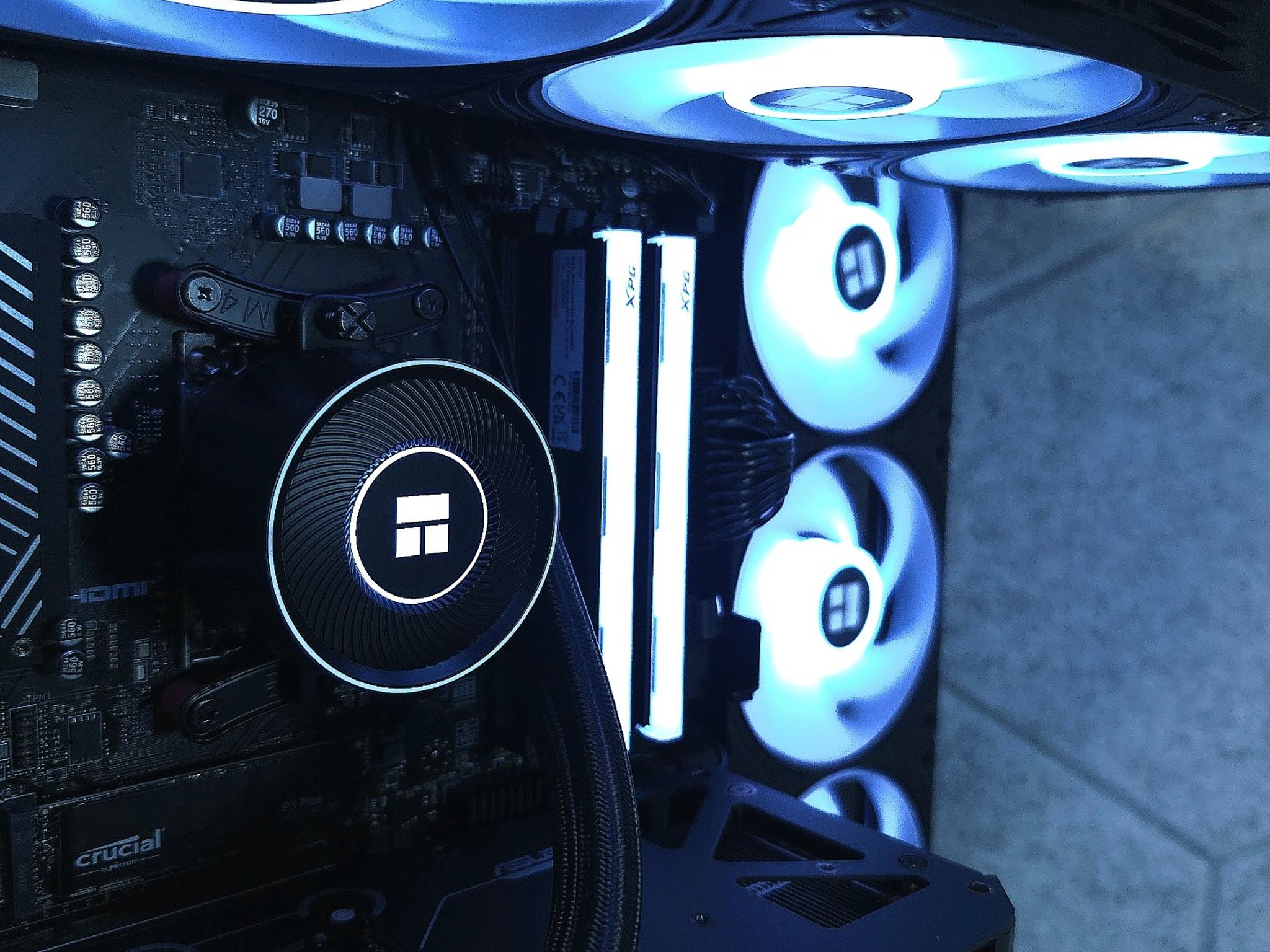 ASUS RTX 5070 🖤 Ryzen 7 9800X3D