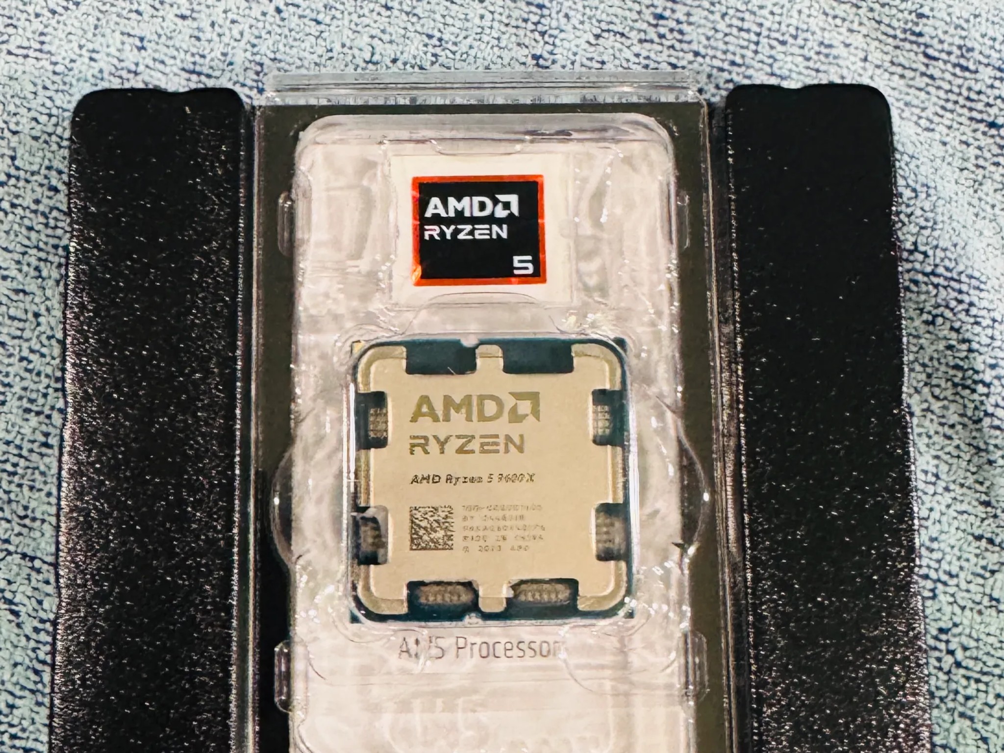 Ryzen 5 9600X AM5 CPU-Like New/Used only for 6 weeks - Includes Box/Orig. Packaging - Ships Fast