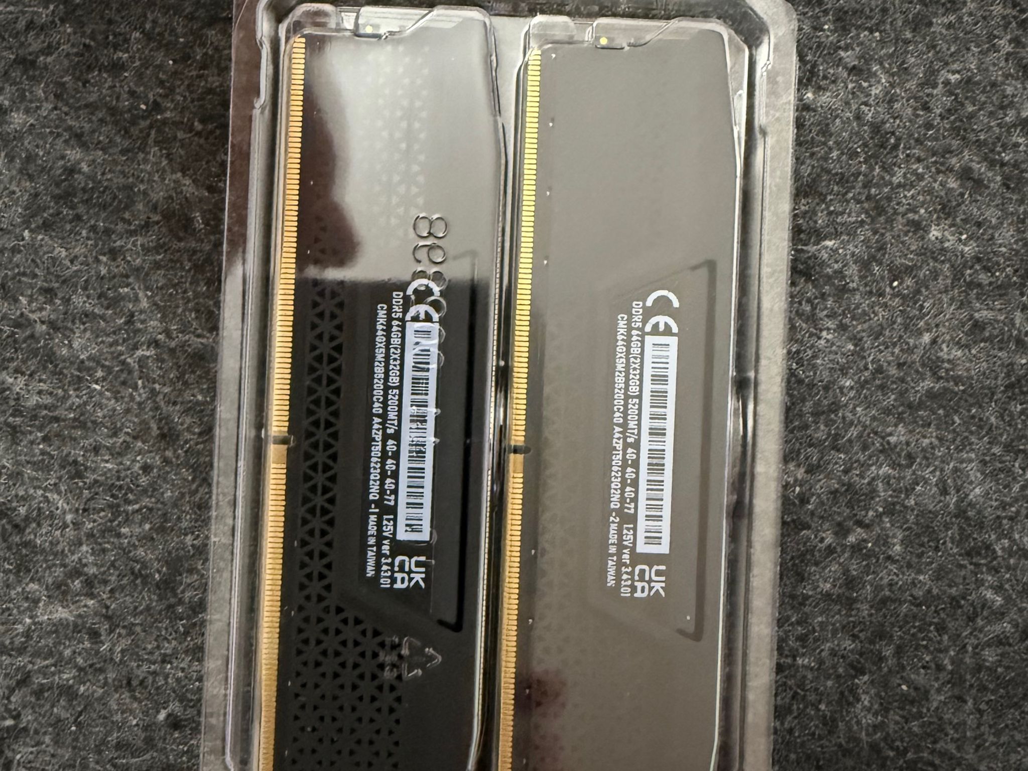 CORSAIR VENGEANCE DDR5 RAM 64GB (2x32GB) 5200MHz (CMK64GX5M2B5200C40)