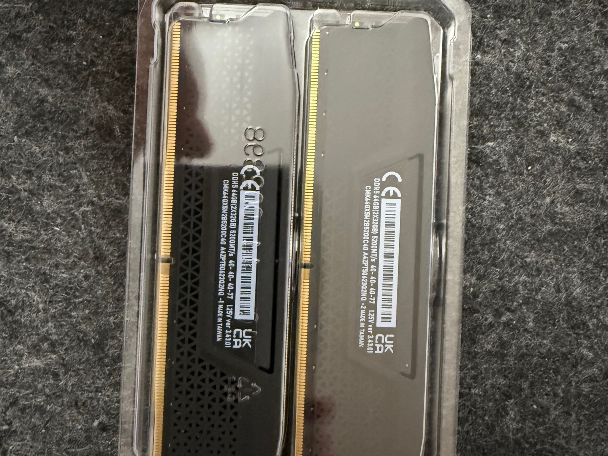 CORSAIR VENGEANCE DDR5 RAM 64GB (2x32GB) 5200MHz (CMK64GX5M2B5200C40)