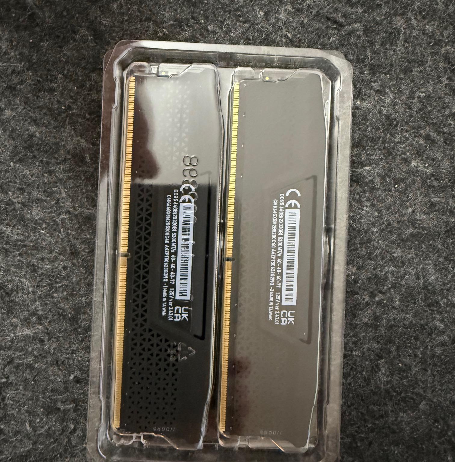 CORSAIR VENGEANCE DDR5 RAM 64GB (2x32GB) 5200MHz (CMK64GX5M2B5200C40)