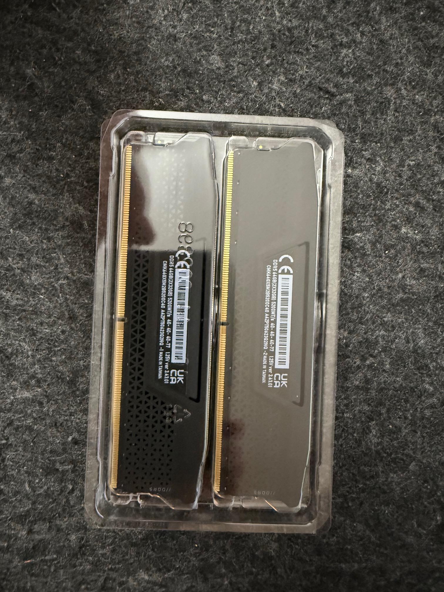 CORSAIR VENGEANCE DDR5 RAM 64GB (2x32GB) 5200MHz (CMK64GX5M2B5200C40)