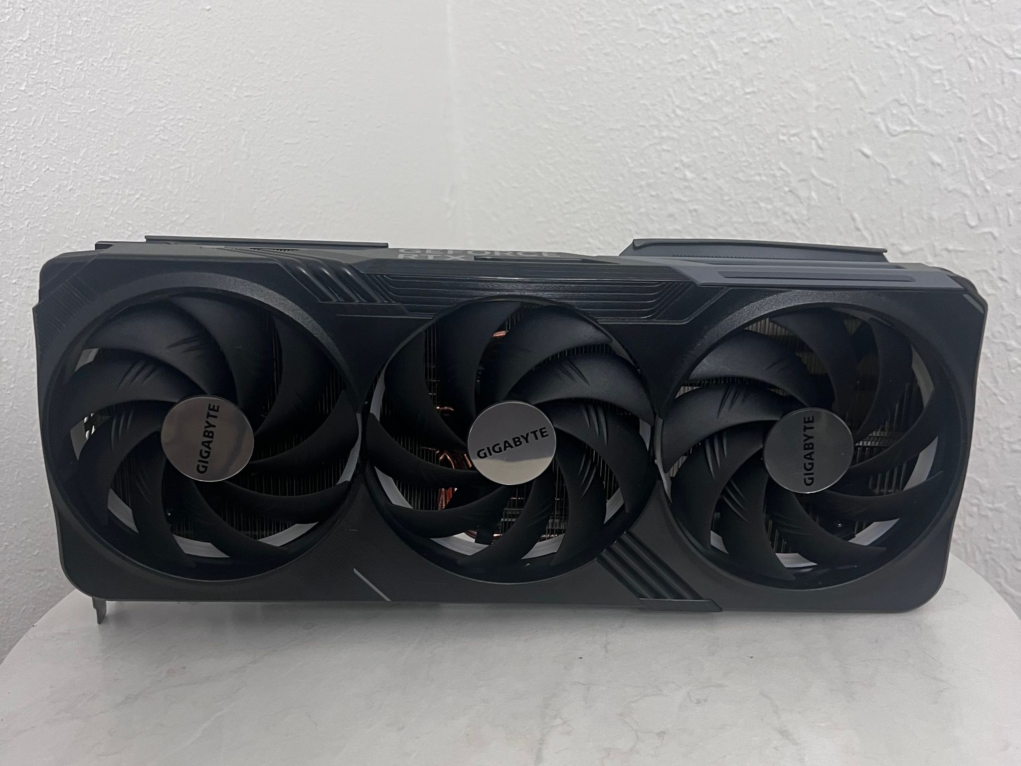 Gigabyte GAMING OC GeForce RTX 4080 with RGB Fans