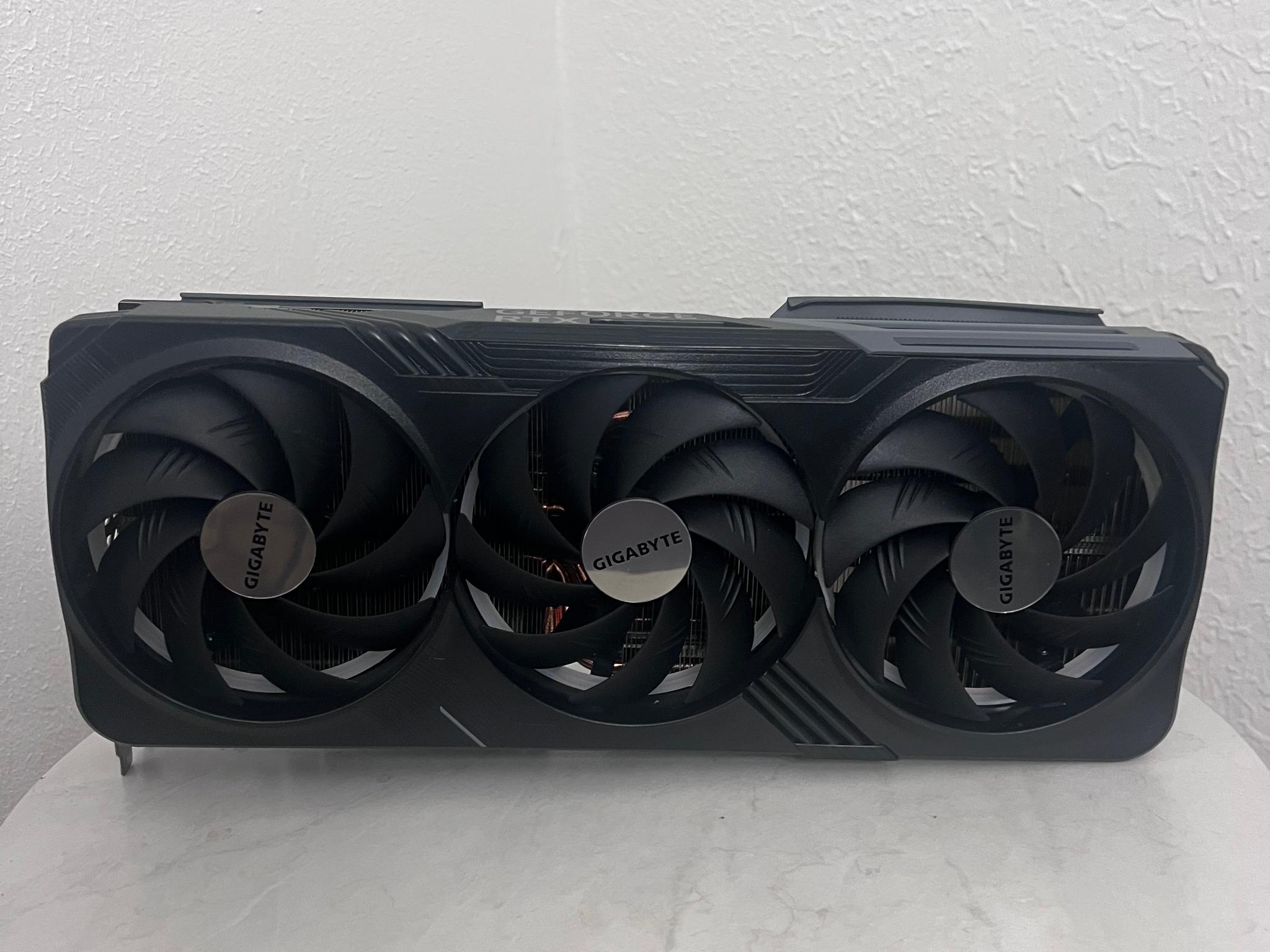 Gigabyte GAMING OC GeForce RTX 4080 with RGB Fans